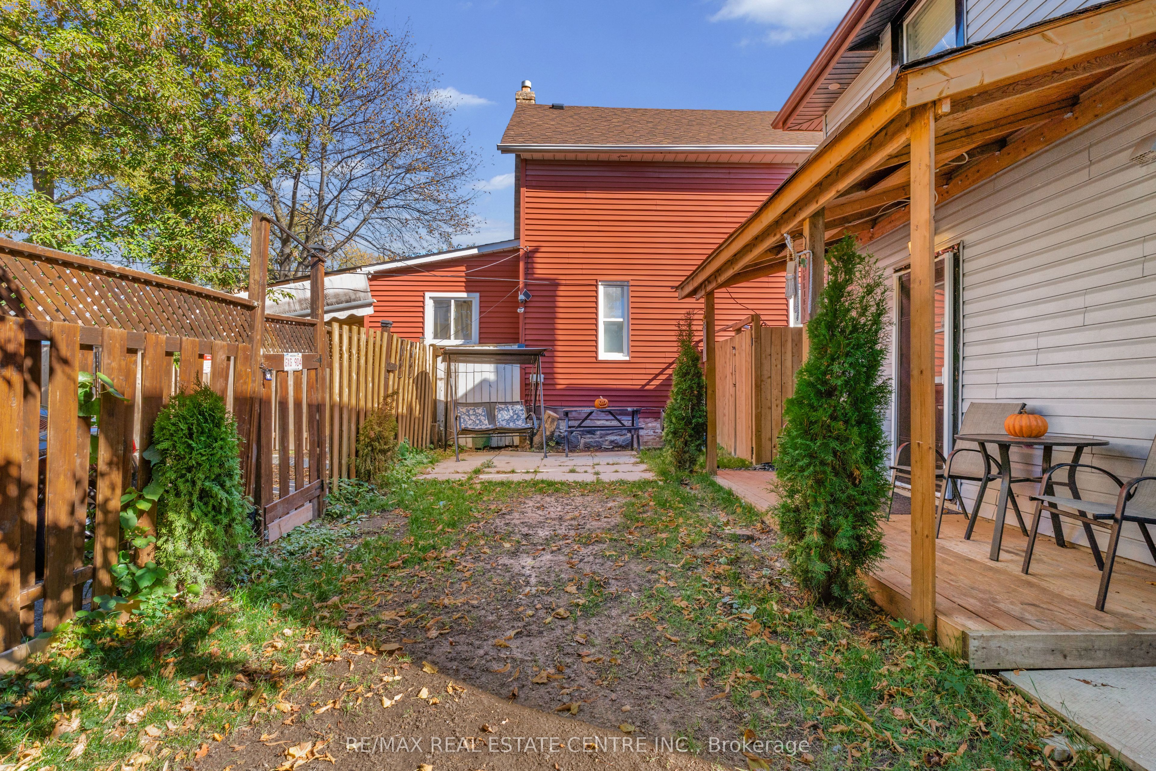 20 Brock Street Property Photo 34