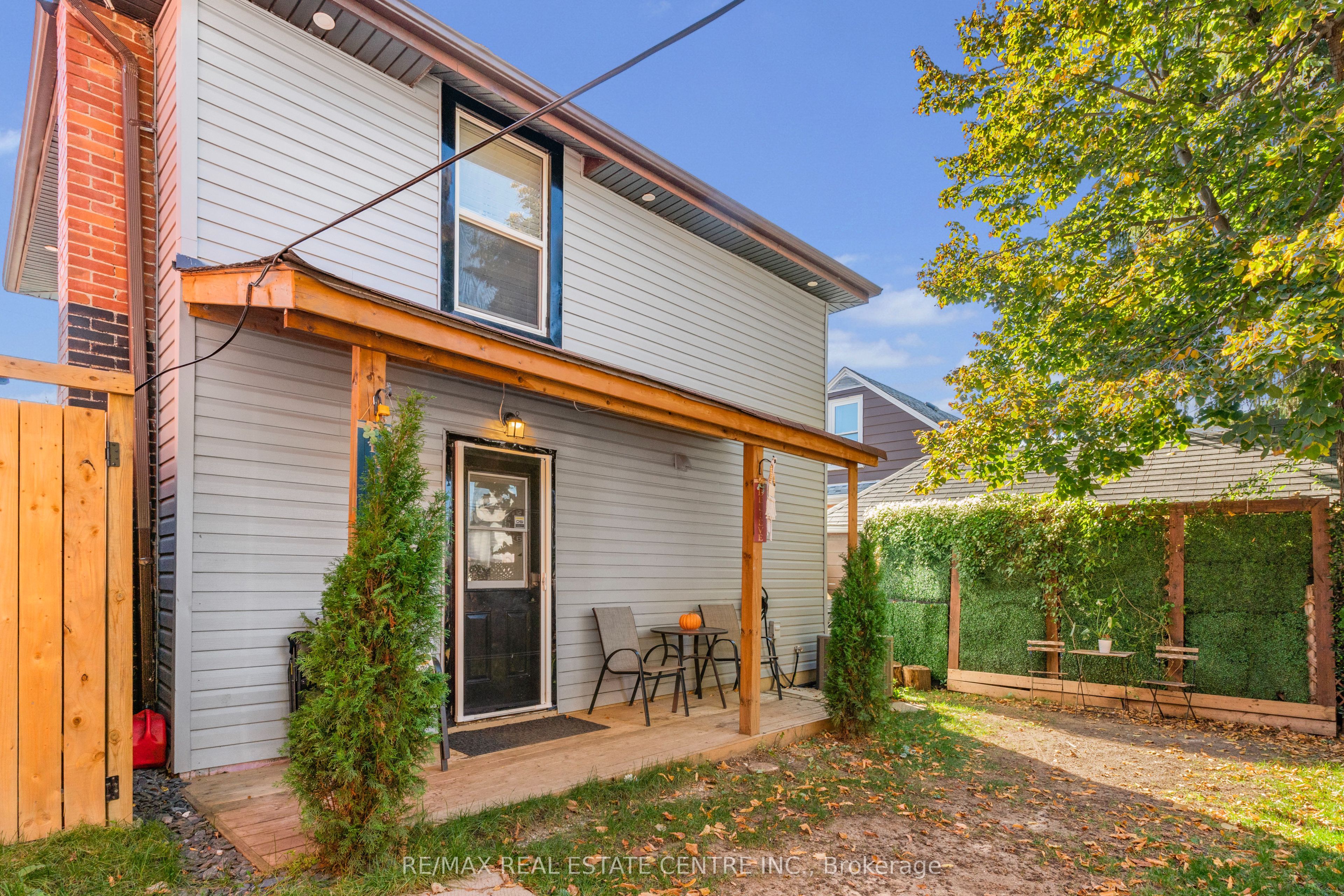 20 Brock Street Property Photo 35