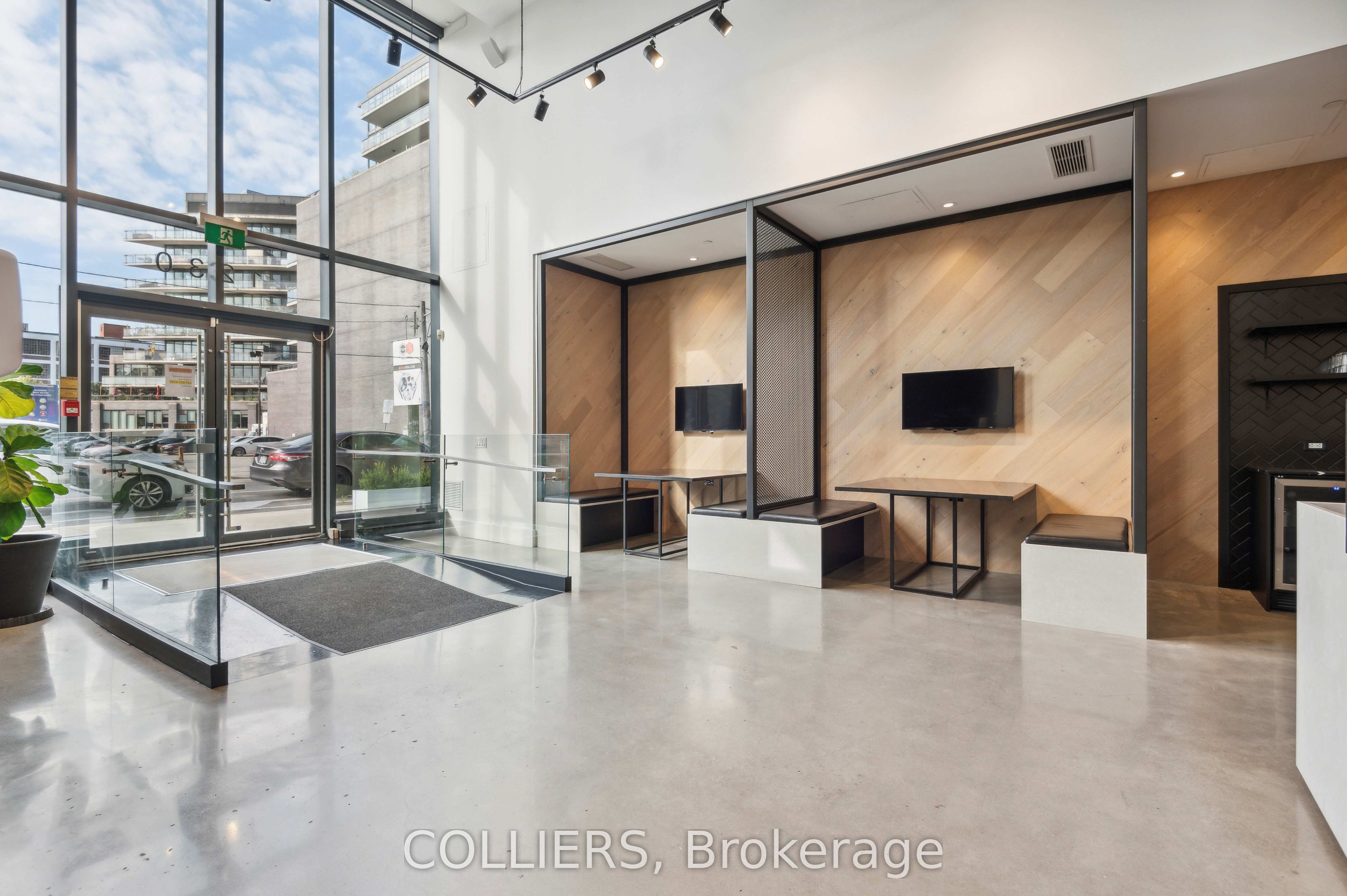 1230 Dundas Street E Property Photo 1
