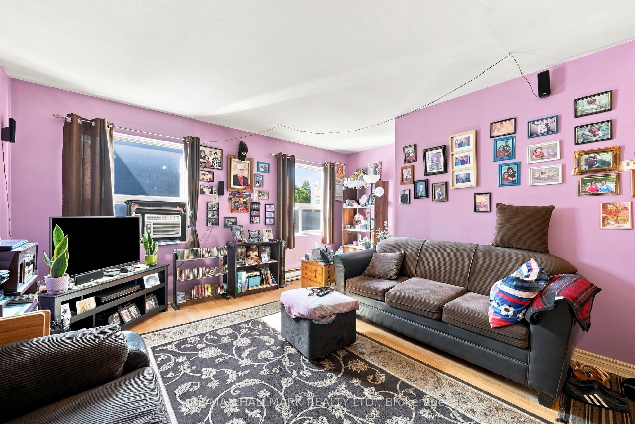 1487 Gerrard Street E Property Photo 25