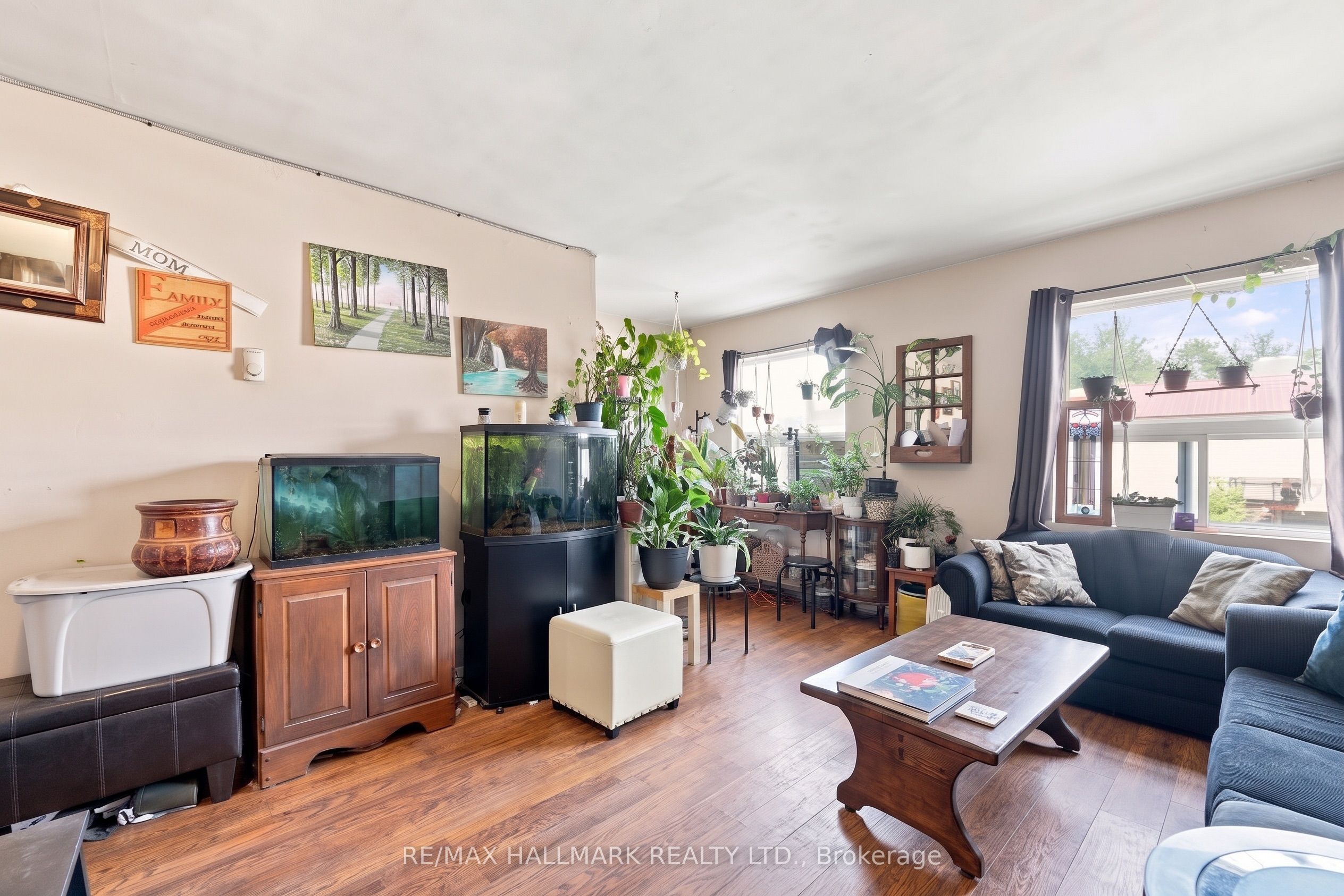 1487 Gerrard Street E Property Photo 30