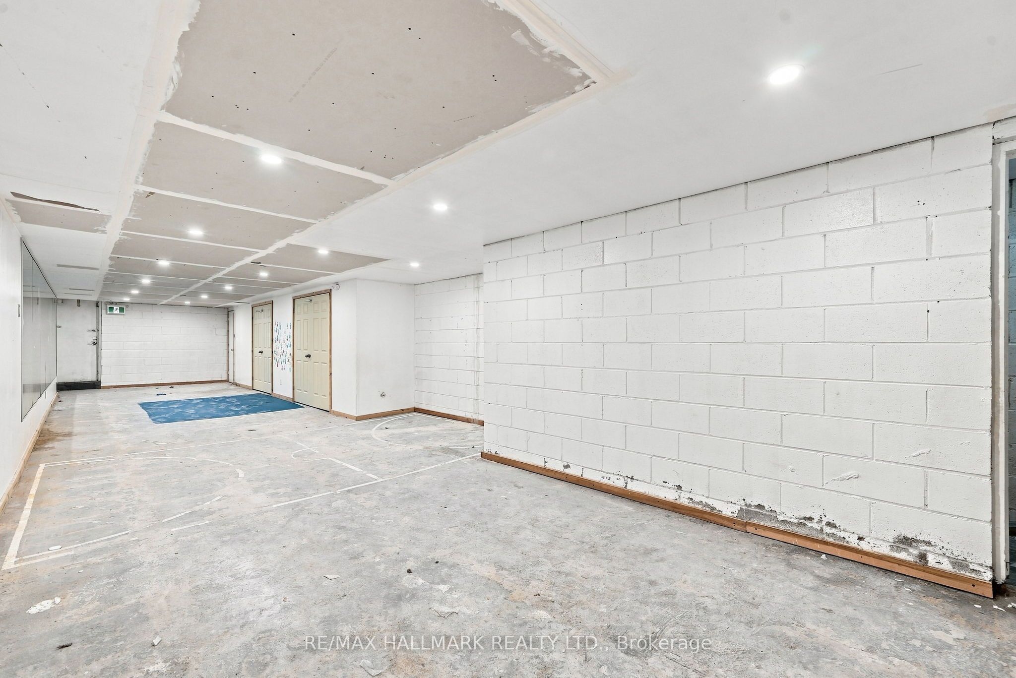 1487 Gerrard Street E Property Photo 35