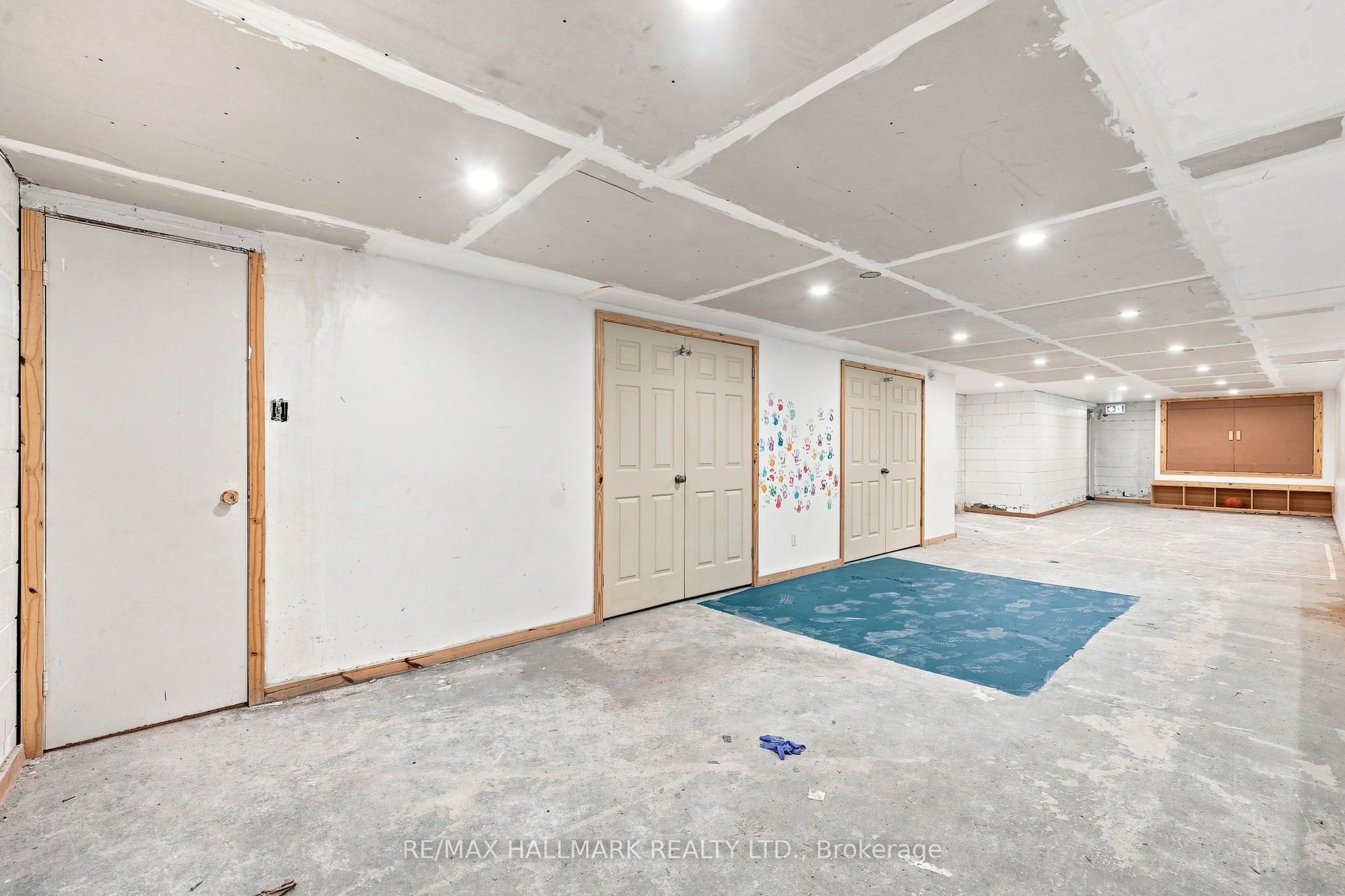 1487 Gerrard Street E Property Photo 38