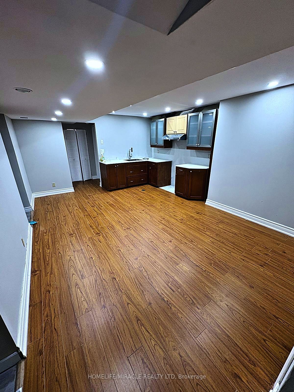 76 Switzer Drive Property Photo 4