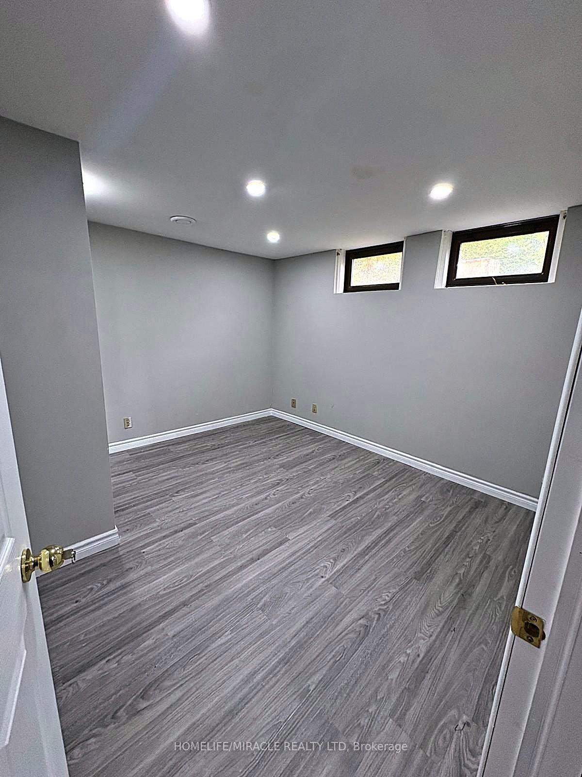 76 Switzer Drive Property Photo 18