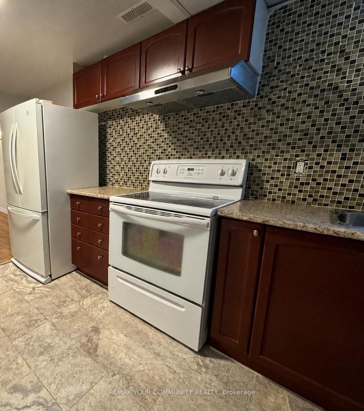 533 Gardenview Square Bsmt Property Photo 5