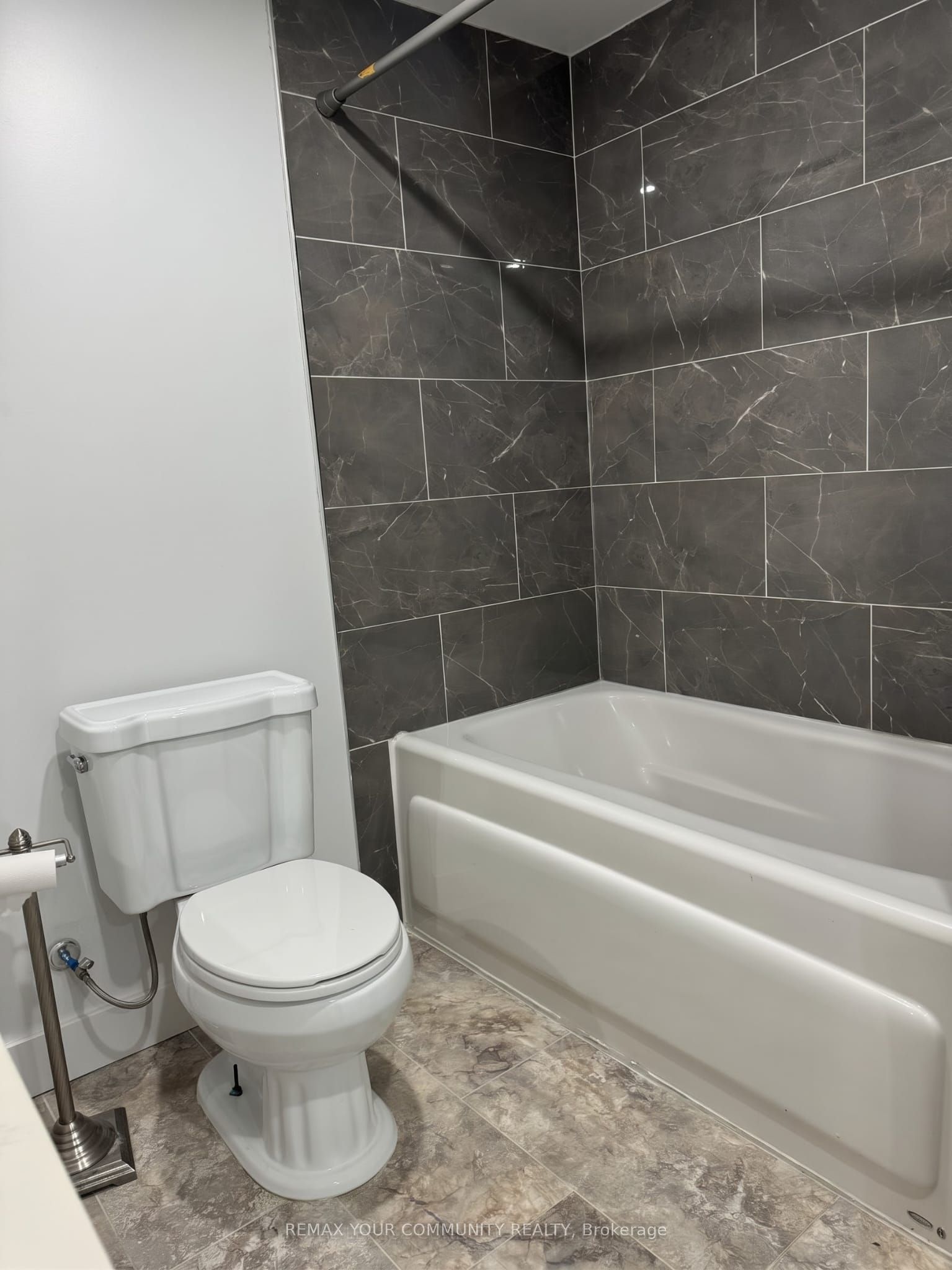 533 Gardenview Square Bsmt Property Photo 8