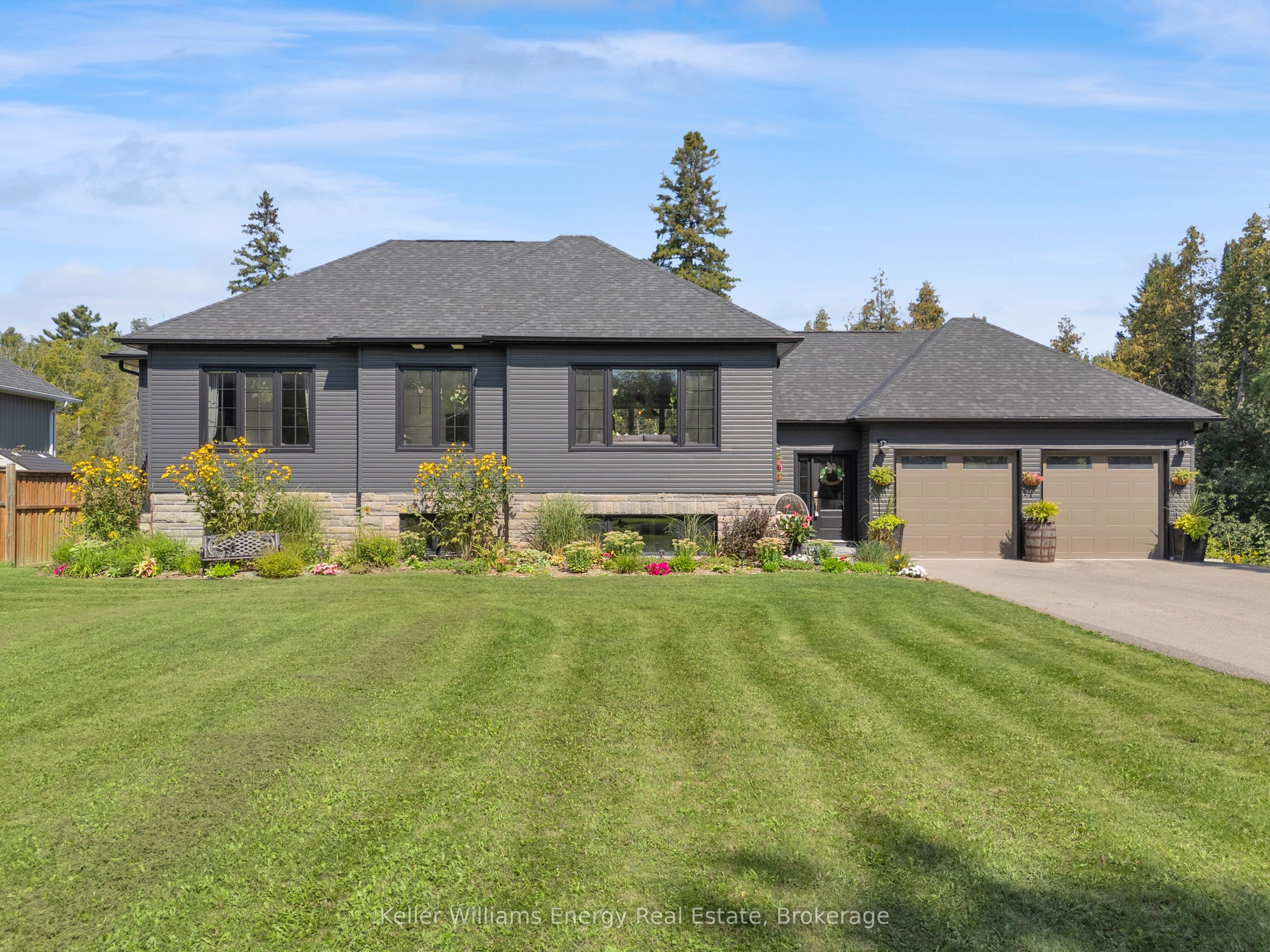 29 Waldweg Drive Property Photo 1