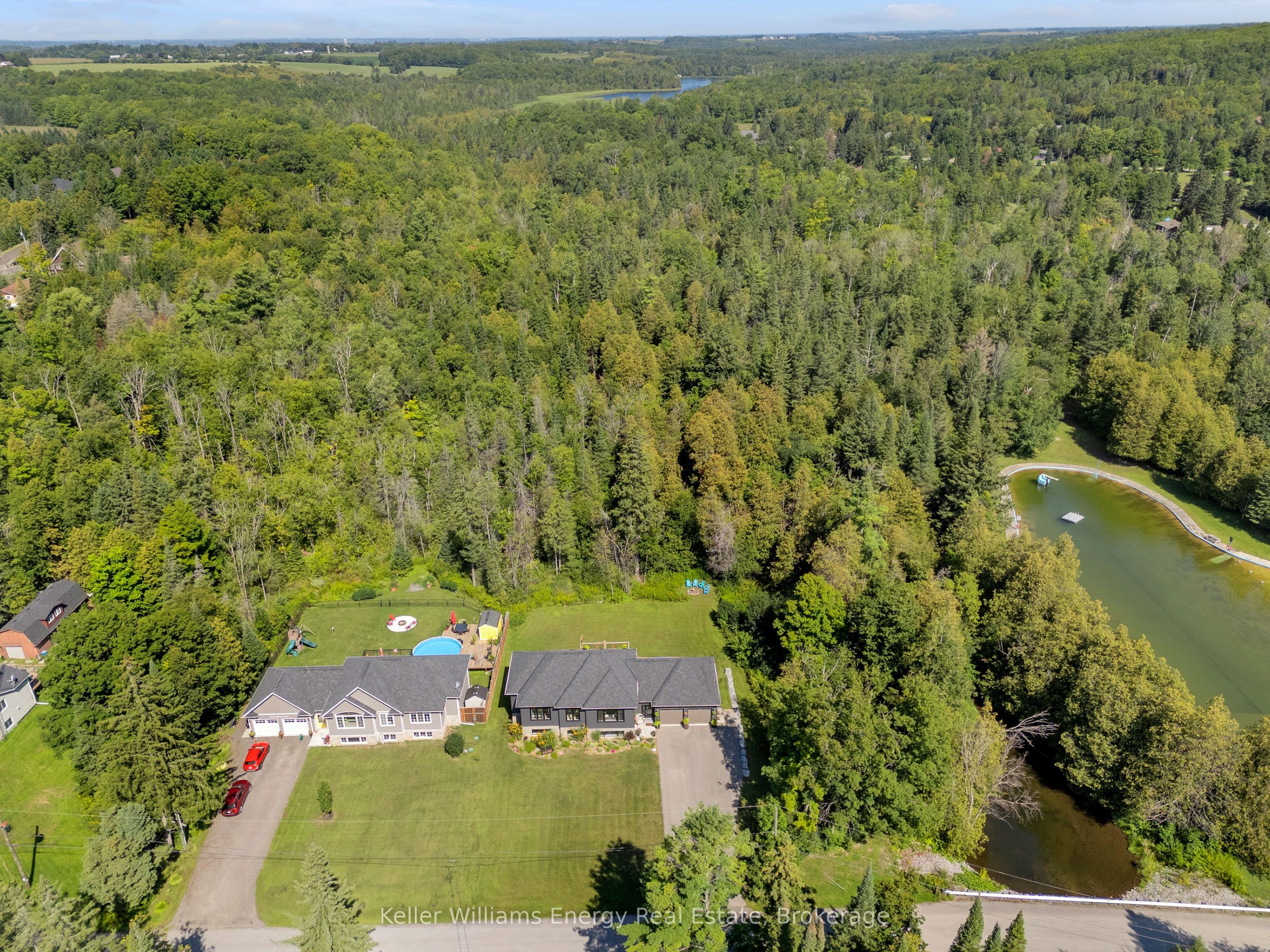 29 Waldweg Drive Property Photo 2