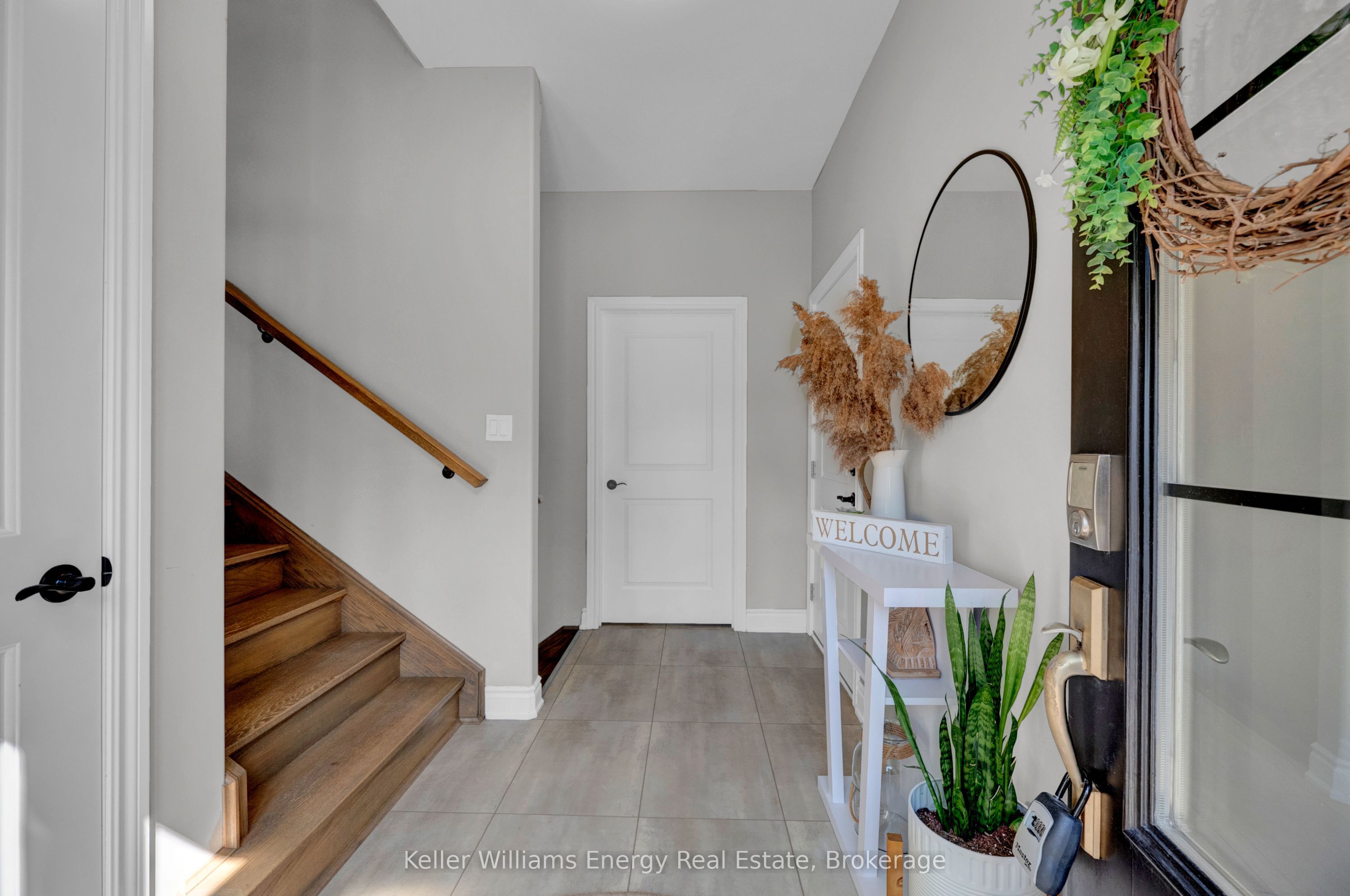 29 Waldweg Drive Property Photo 6