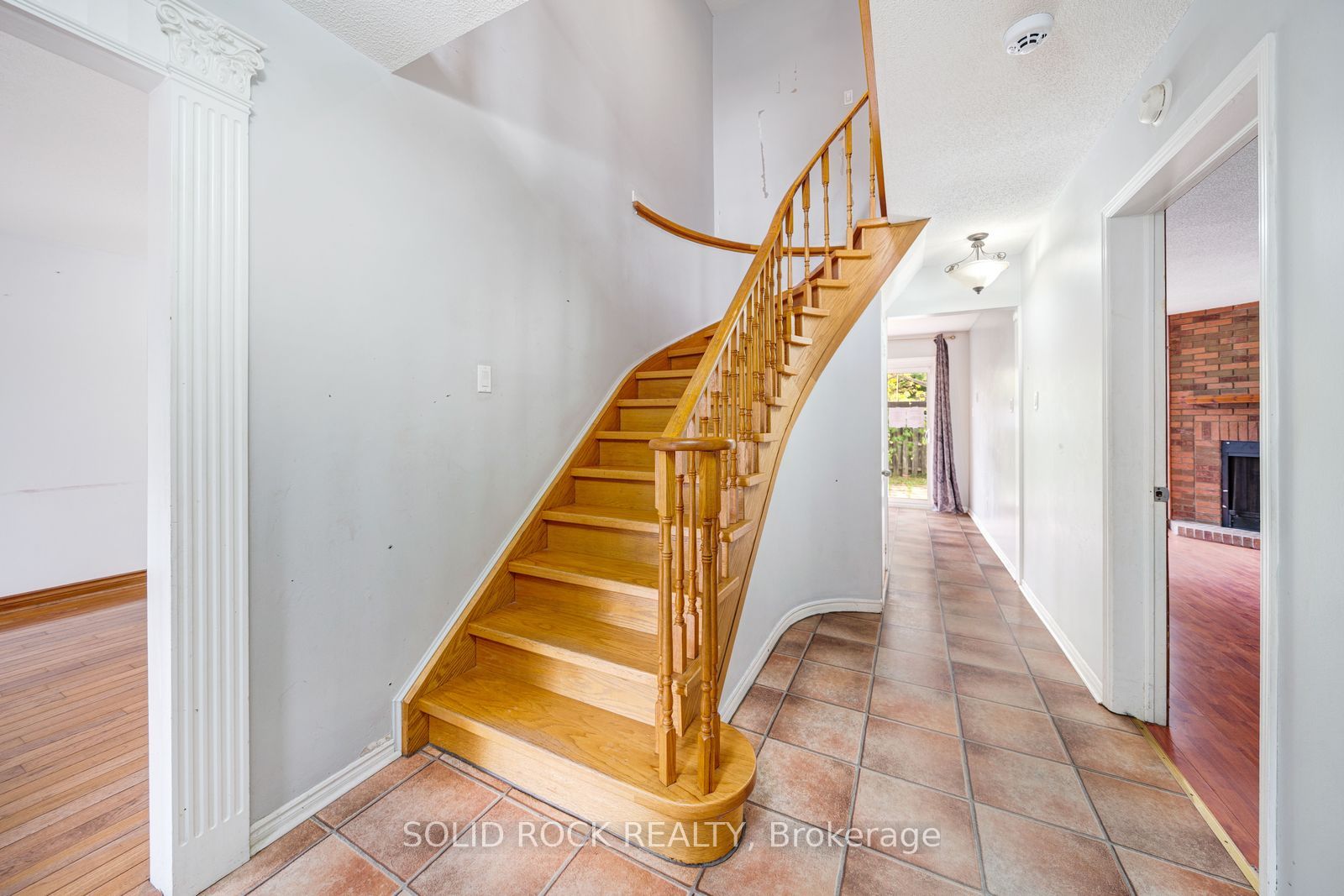 2394 Strathmore Crescent Property Photo 13