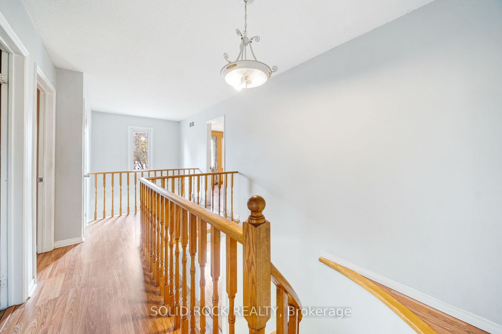 2394 Strathmore Crescent Property Photo 14