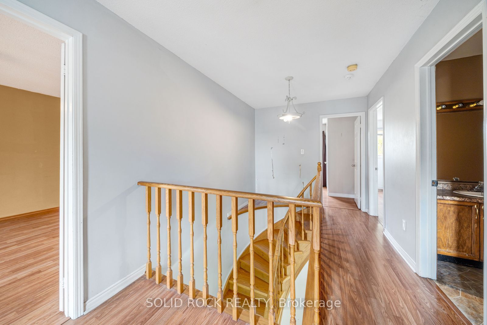 2394 Strathmore Crescent Property Photo 15