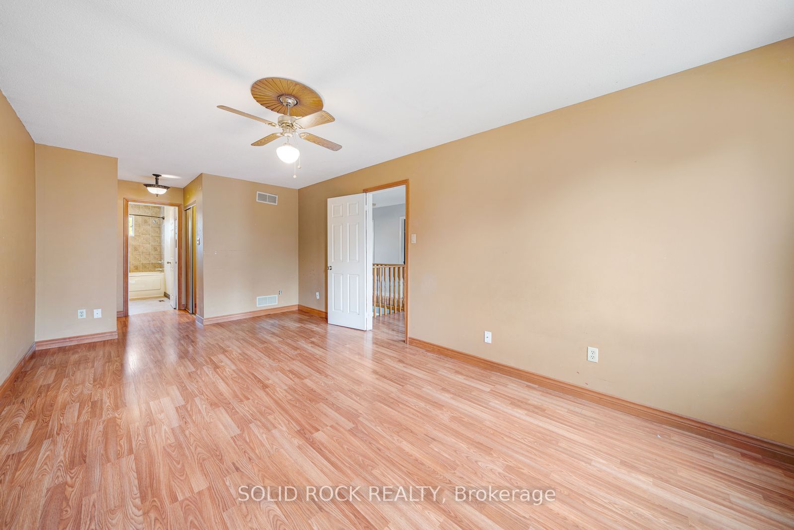 2394 Strathmore Crescent Property Photo 19