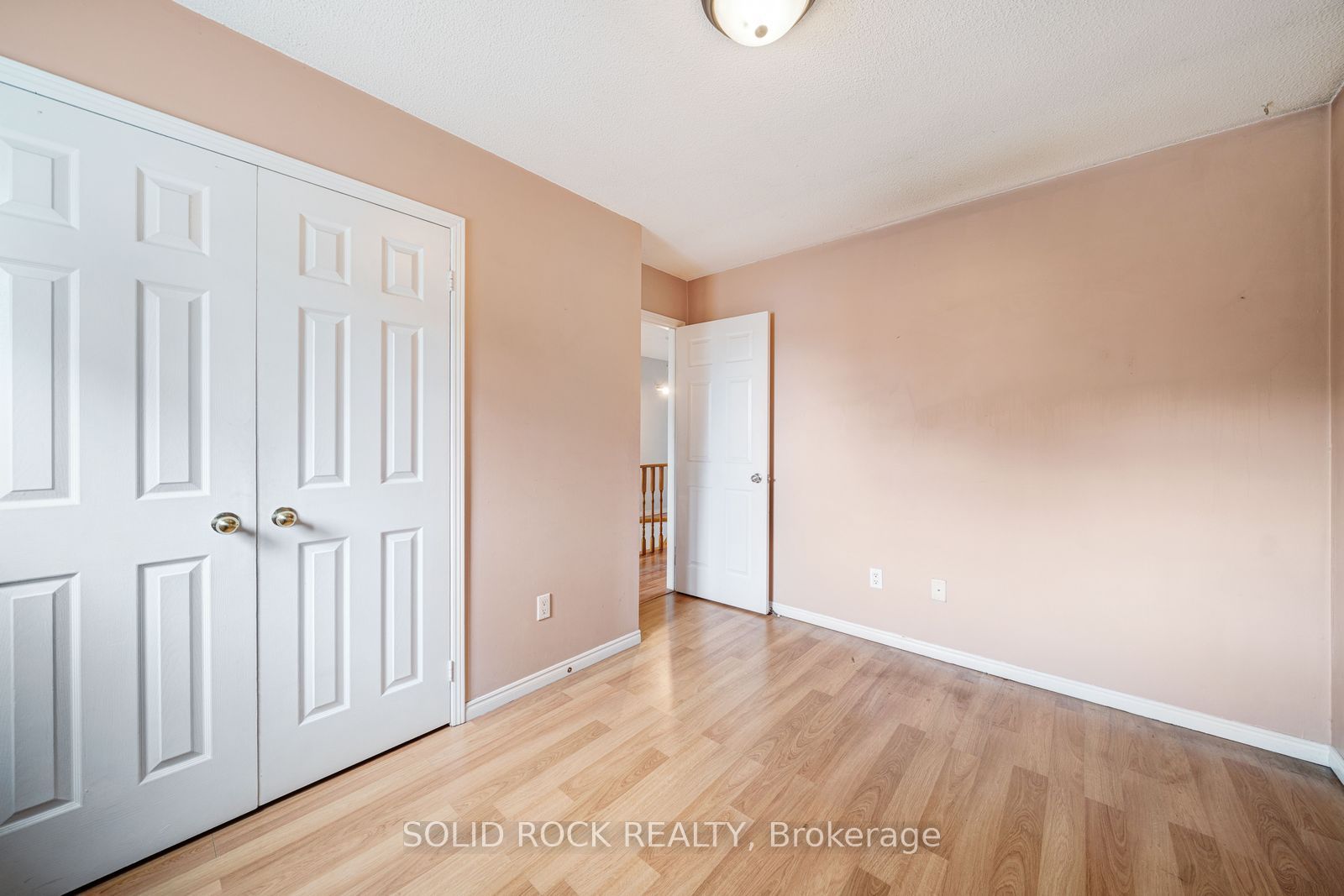 2394 Strathmore Crescent Property Photo 23