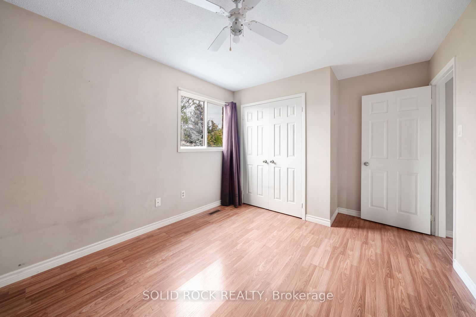 2394 Strathmore Crescent Property Photo 28