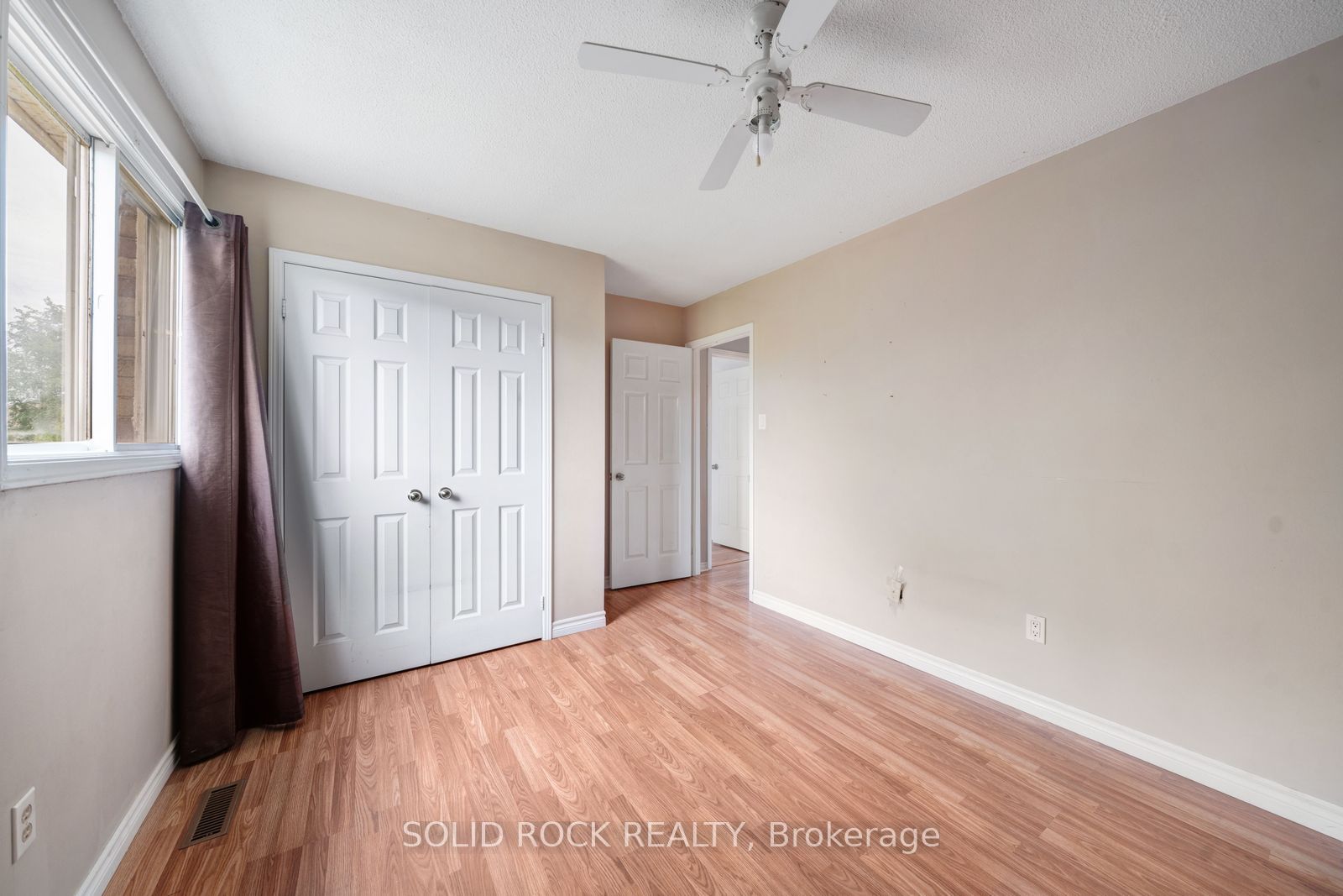 2394 Strathmore Crescent Property Photo 29