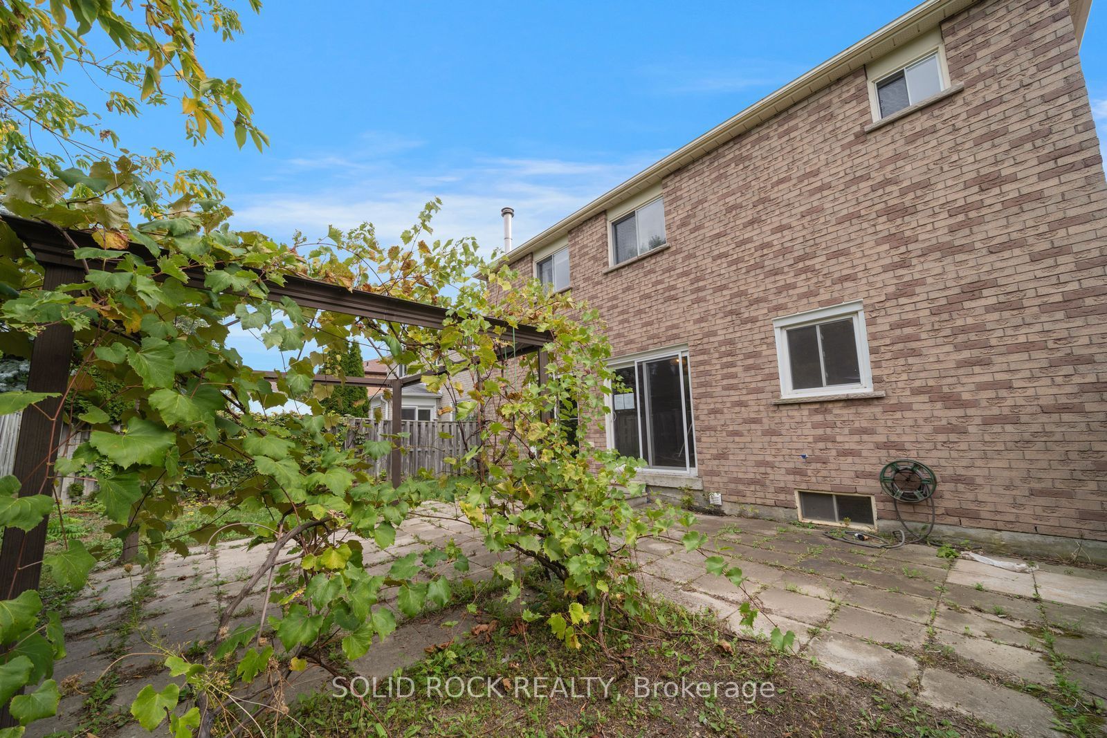 2394 Strathmore Crescent Property Photo 42
