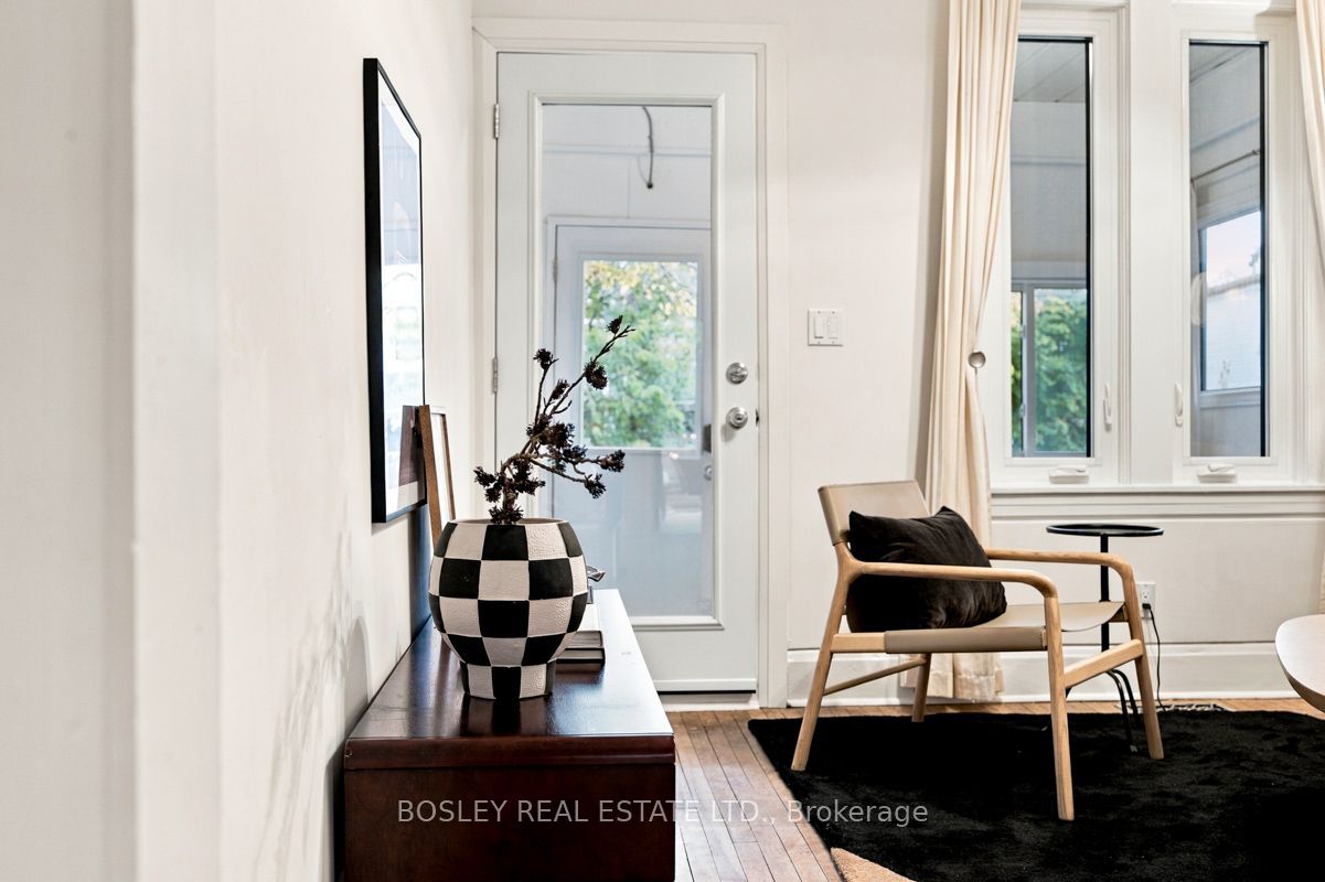 158 Bastedo Avenue Property Photo 3