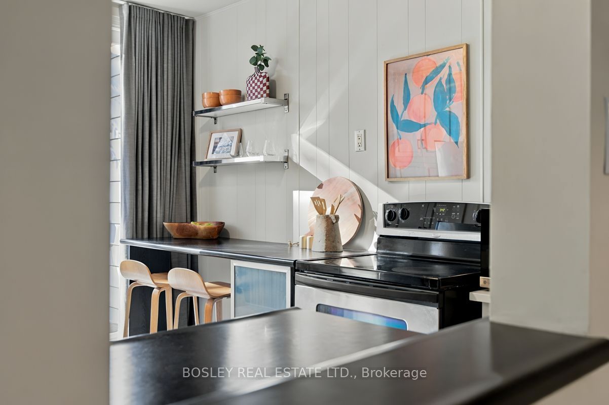 158 Bastedo Avenue Property Photo 10