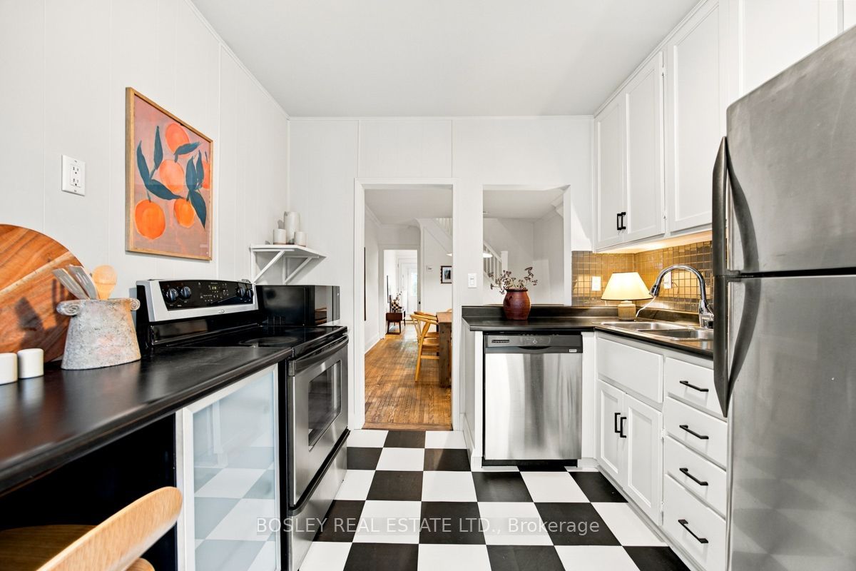 158 Bastedo Avenue Property Photo 15