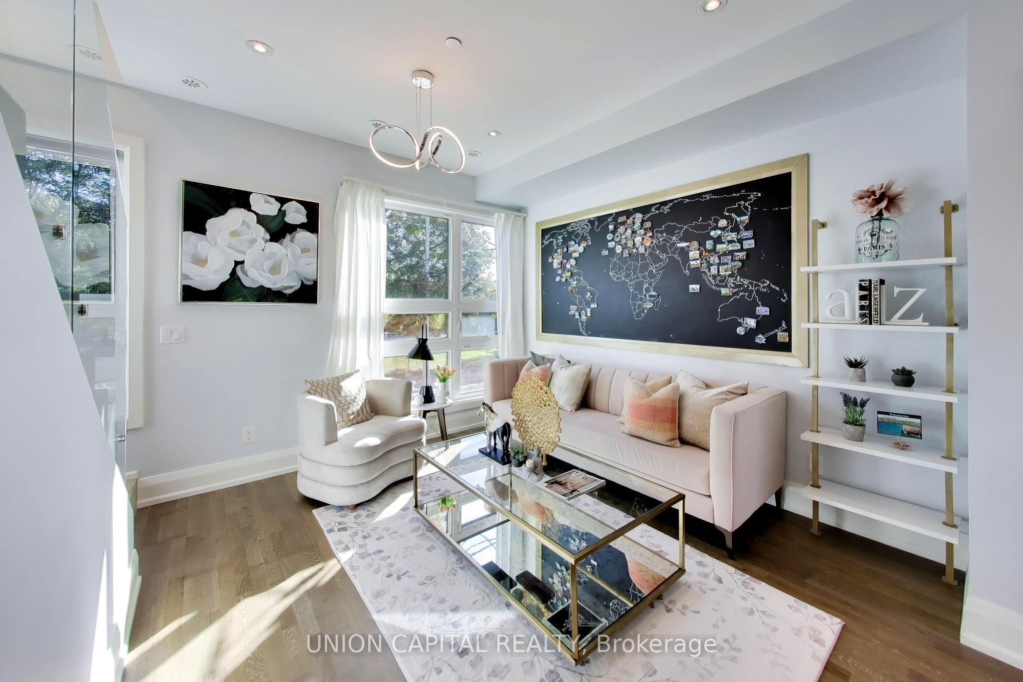 952 Dundas Street E Property Photo 8