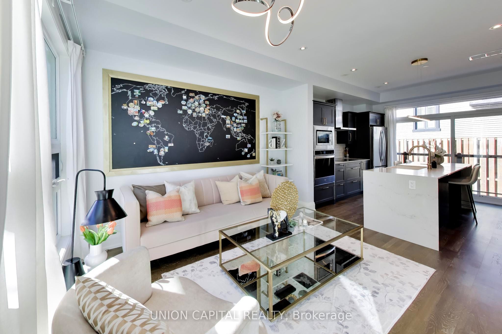 952 Dundas Street E Property Photo 11