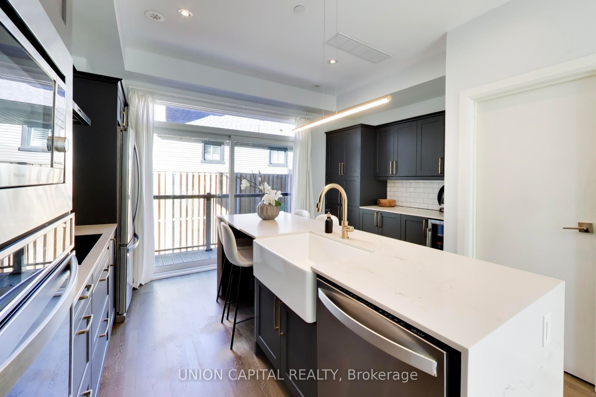 952 Dundas Street E Property Photo 14