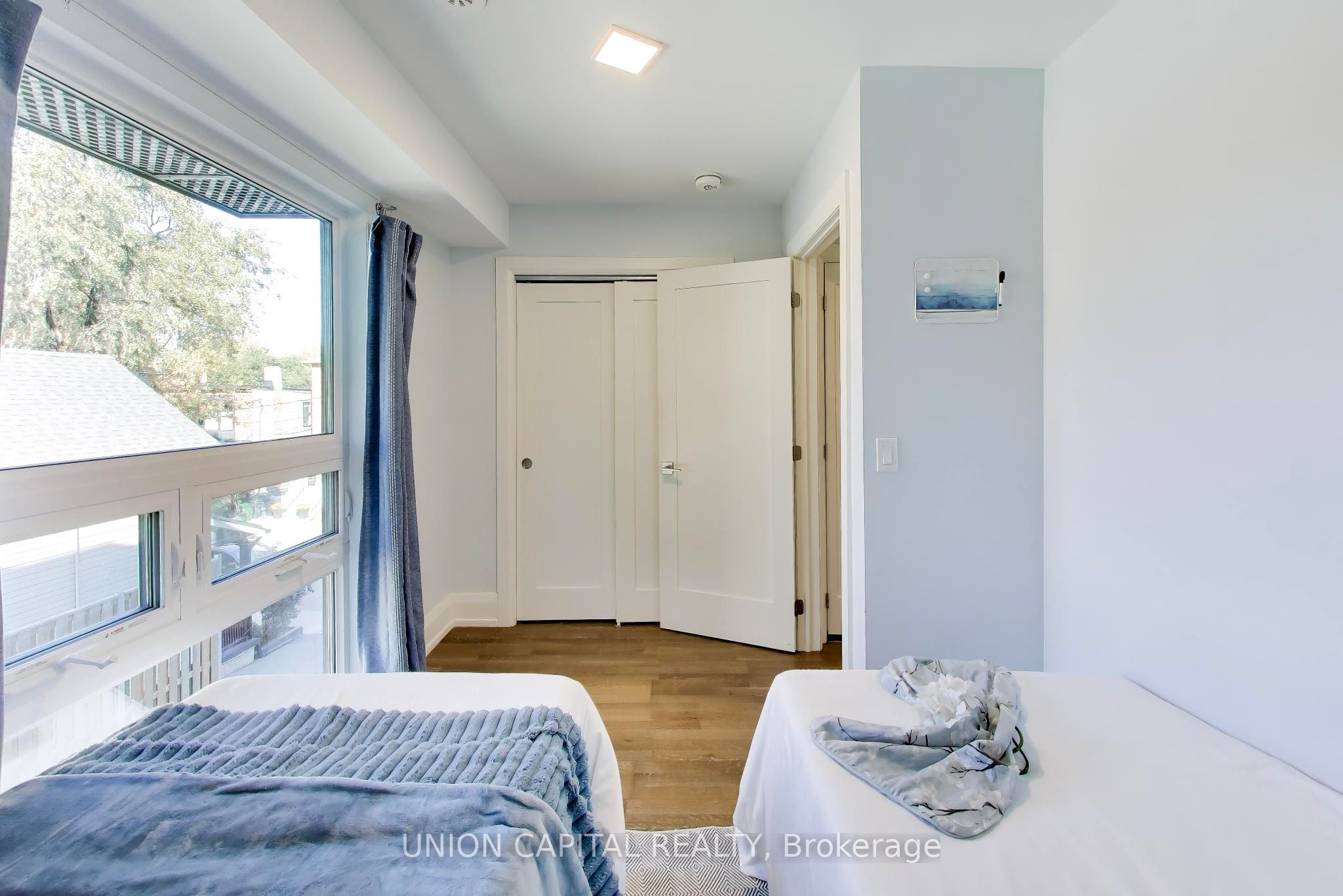 952 Dundas Street E Property Photo 17