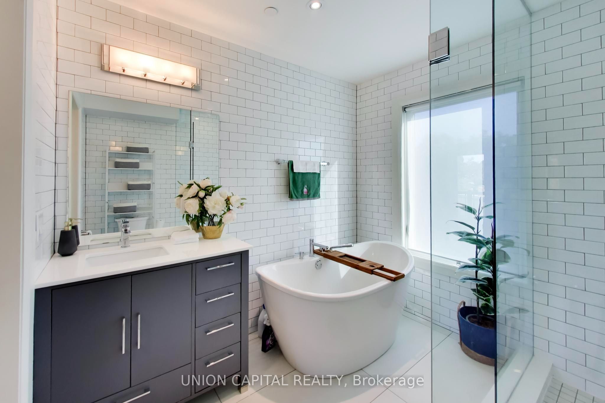 952 Dundas Street E Property Photo 26