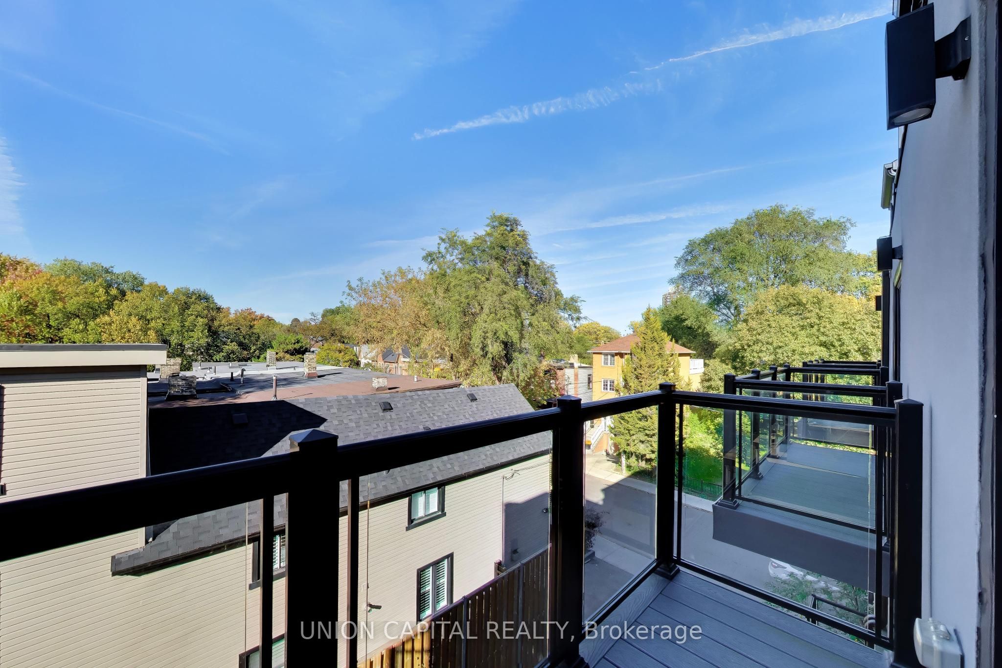 952 Dundas Street E Property Photo 29