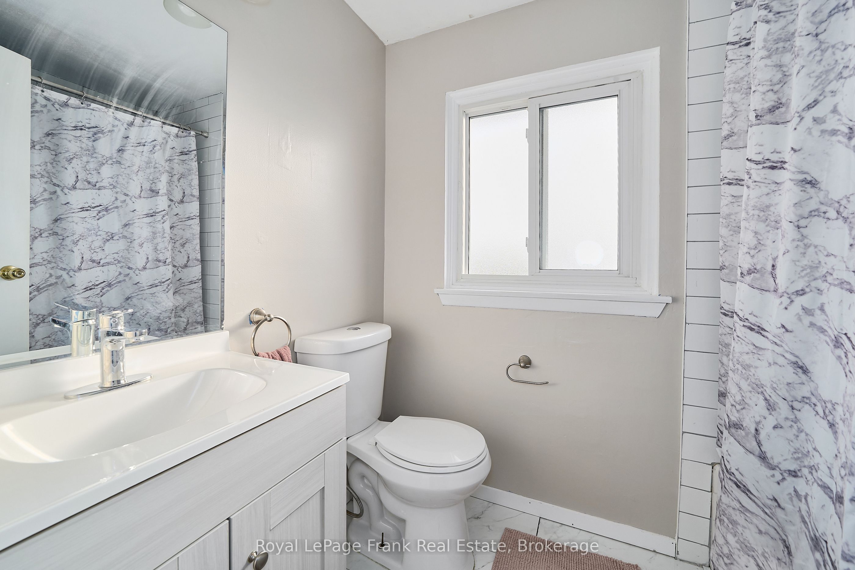 321 Blackthorn Street 39 Property Photo 16