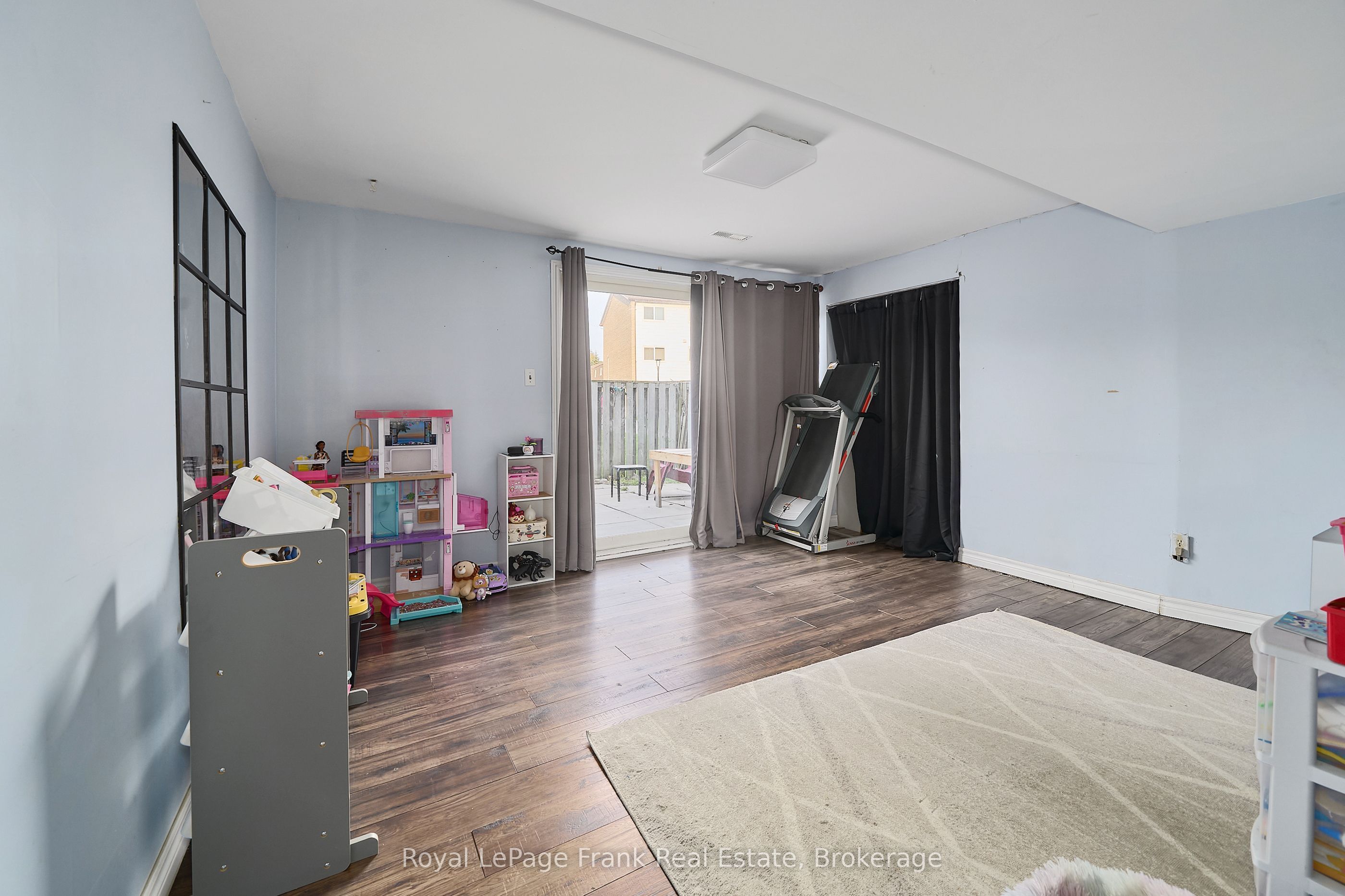 321 Blackthorn Street 39 Property Photo 17