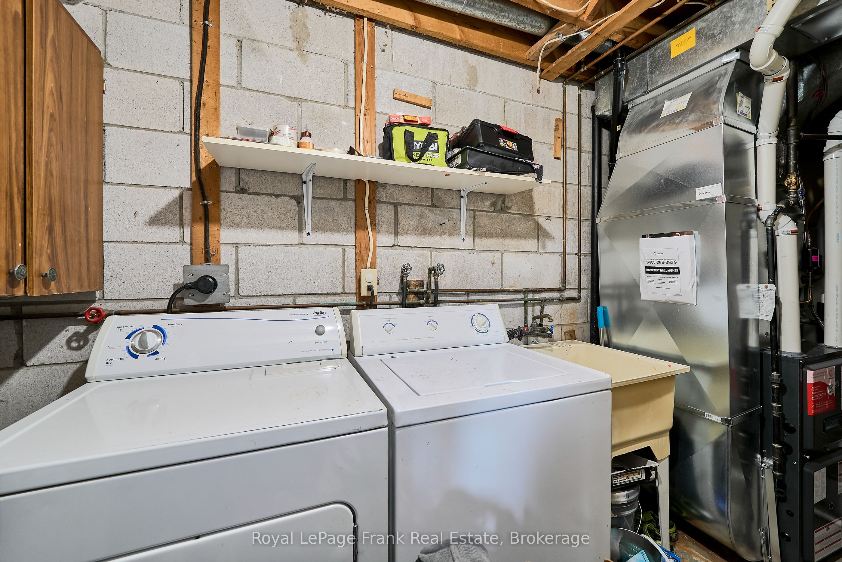 321 Blackthorn Street 39 Property Photo 19