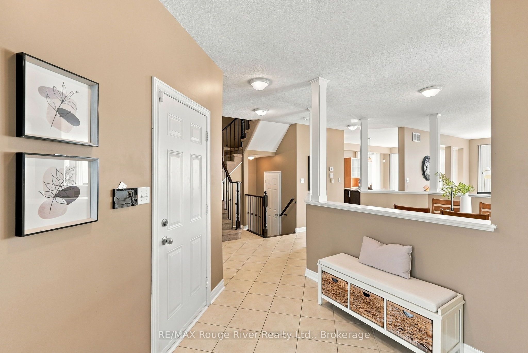 460 West Scugog Lane Property Photo 4