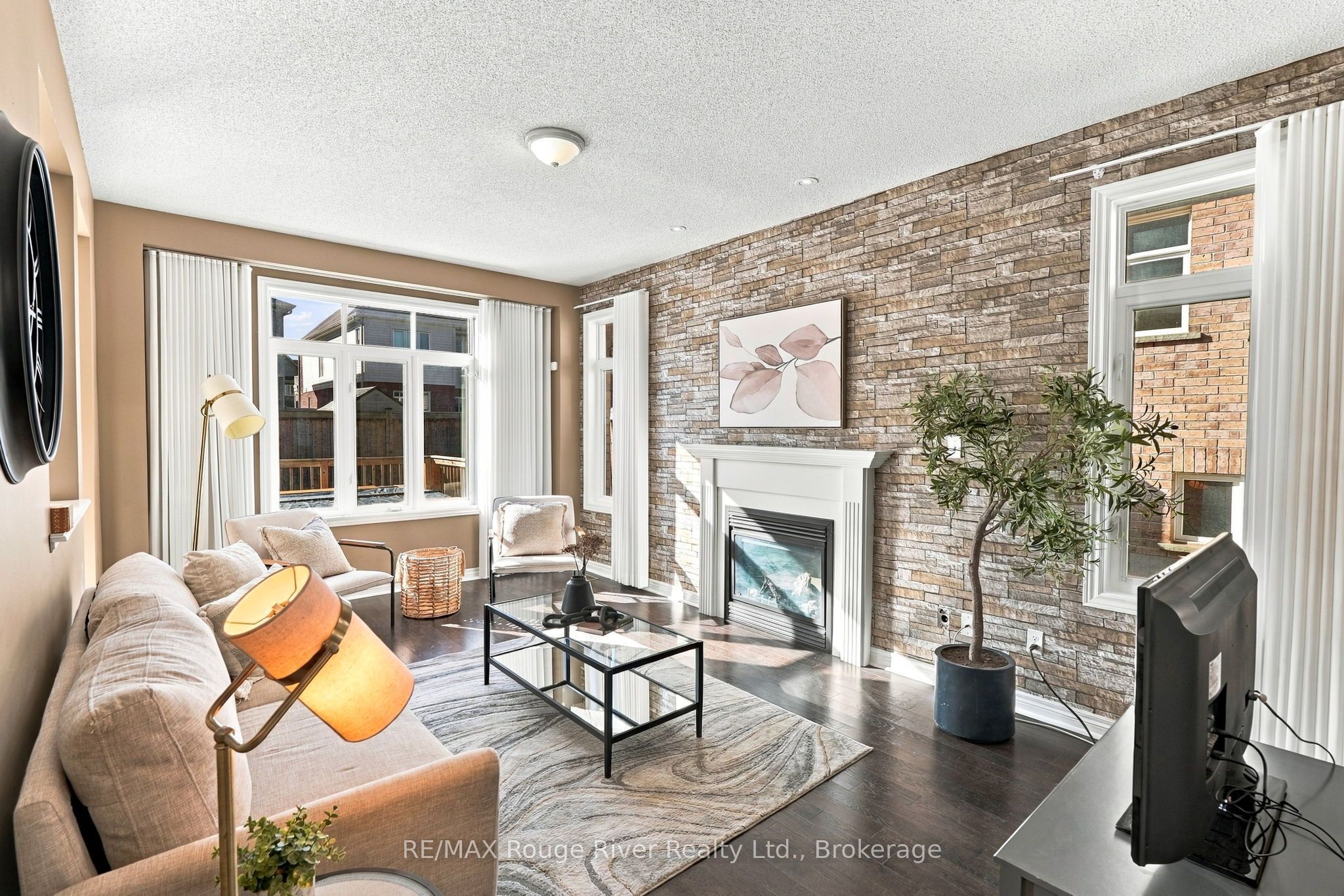 460 West Scugog Lane Property Photo 7
