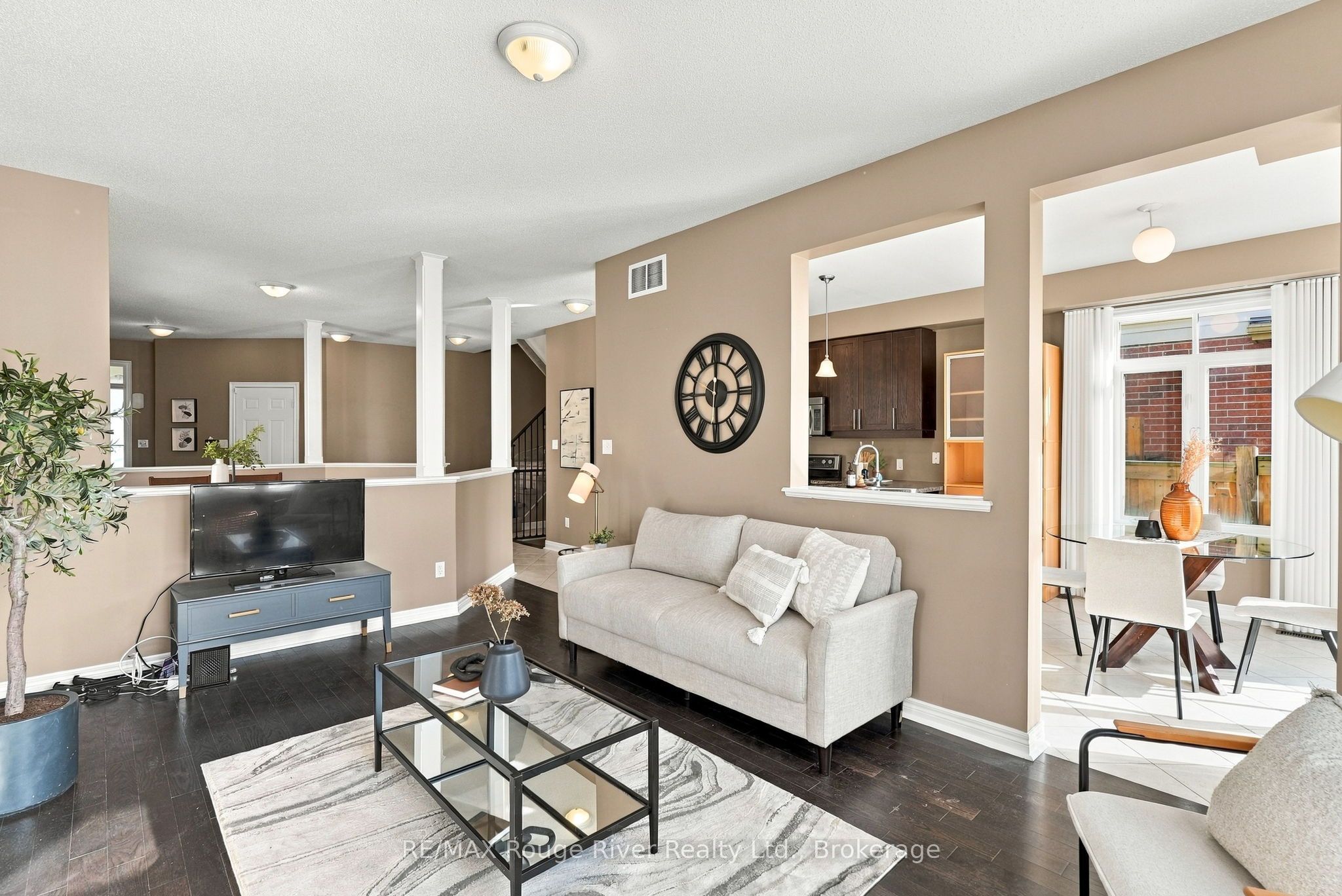460 West Scugog Lane Property Photo 10
