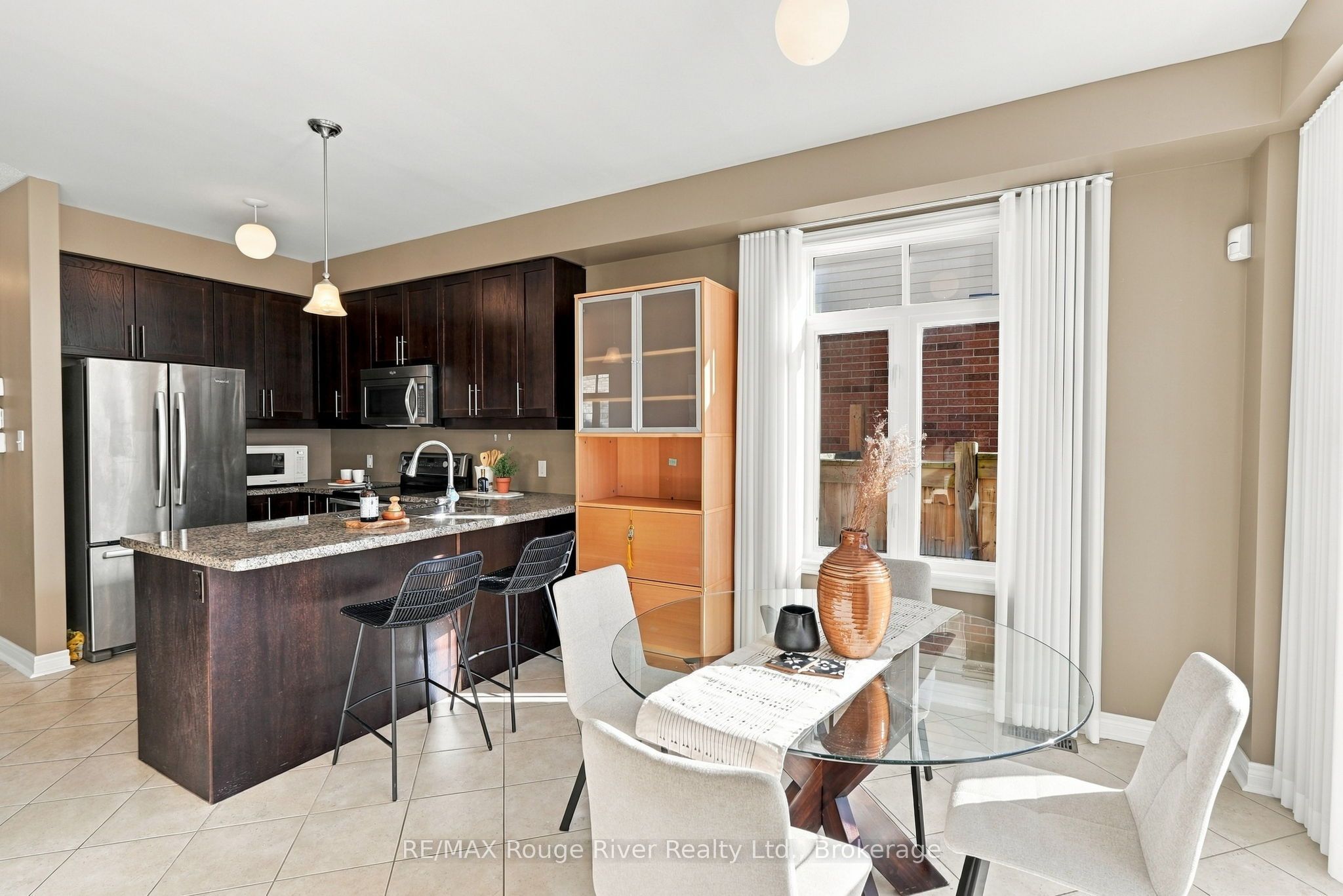 460 West Scugog Lane Property Photo 11