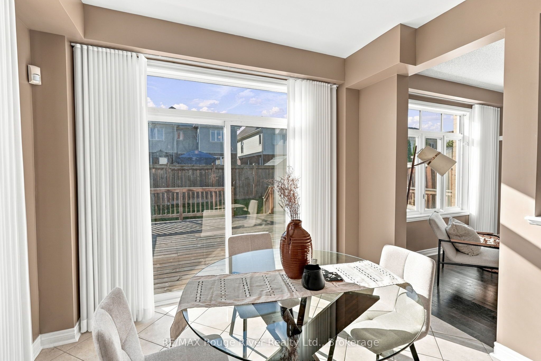 460 West Scugog Lane Property Photo 12