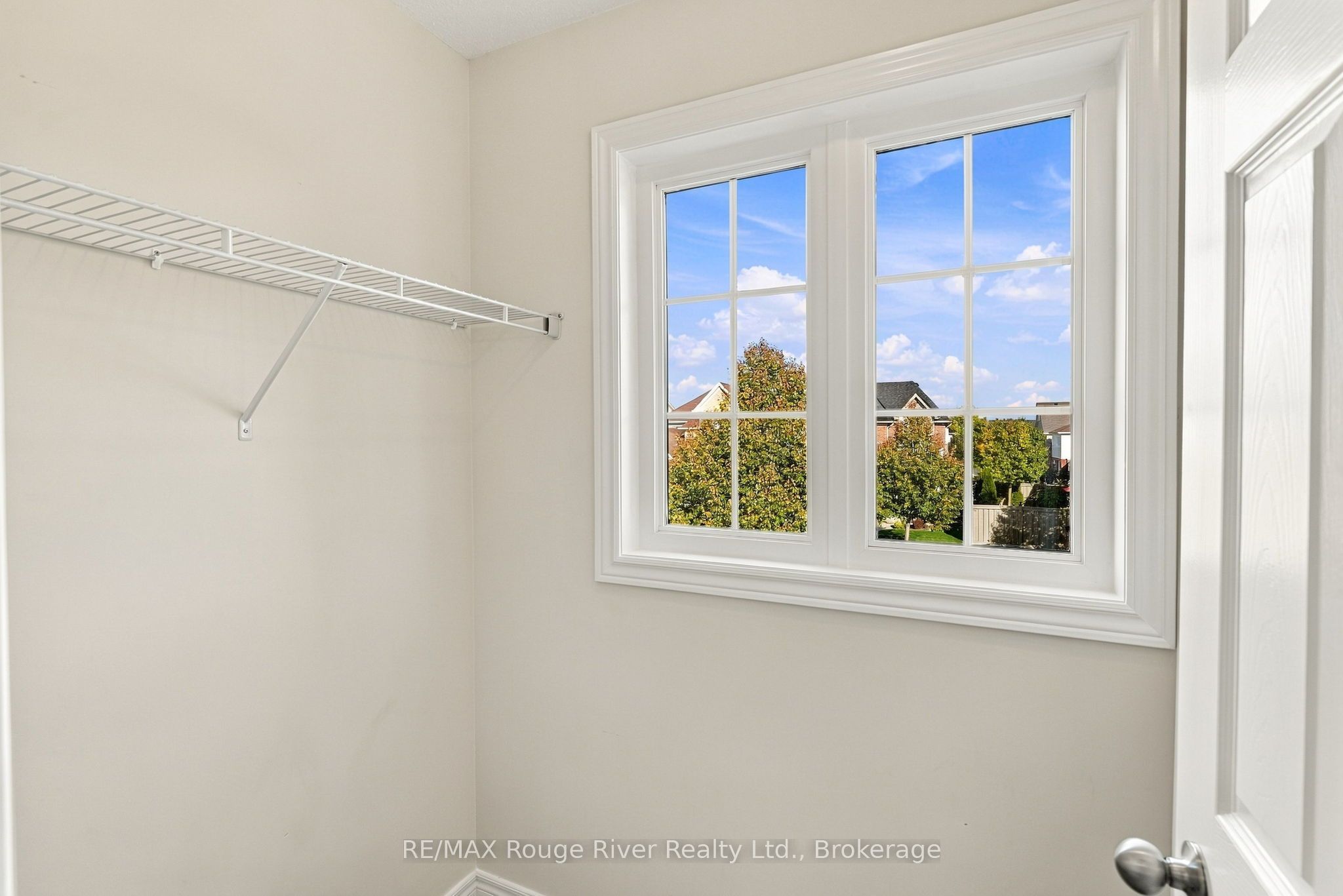 460 West Scugog Lane Property Photo 28