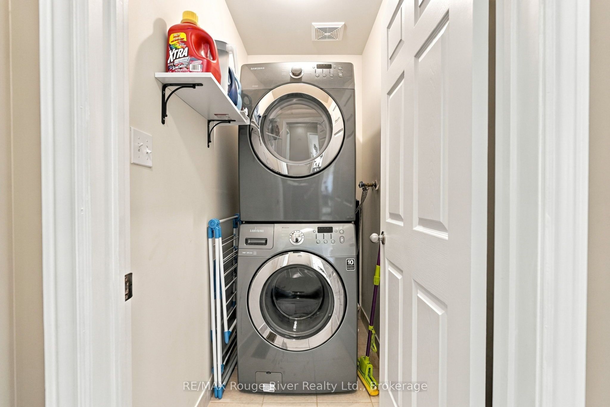 460 West Scugog Lane Property Photo 36