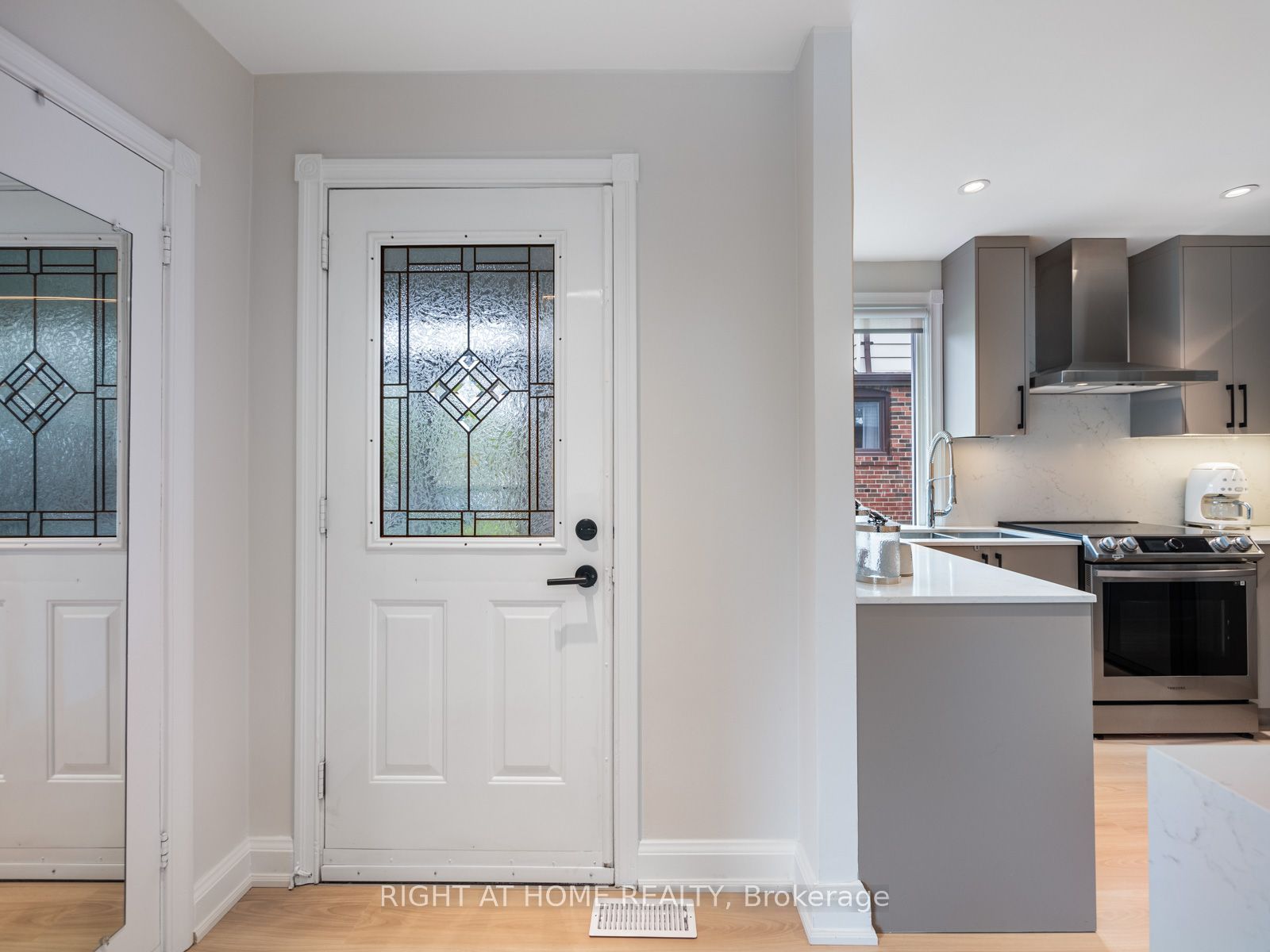 49 Amsterdam Avenue Property Photo 3