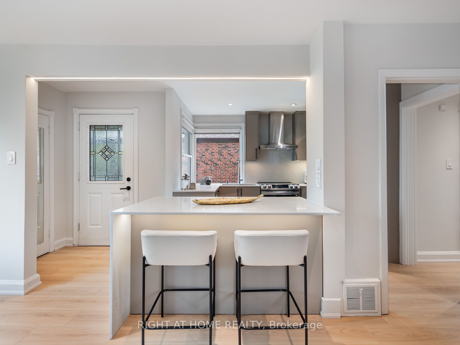 49 Amsterdam Avenue Property Photo 5