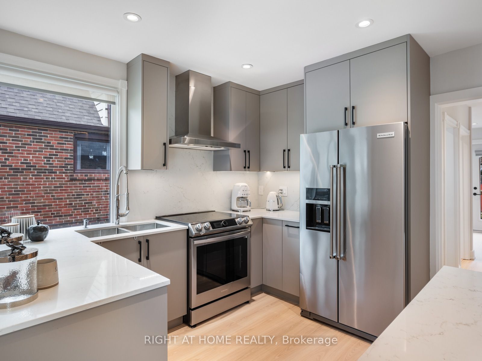 49 Amsterdam Avenue Property Photo 6