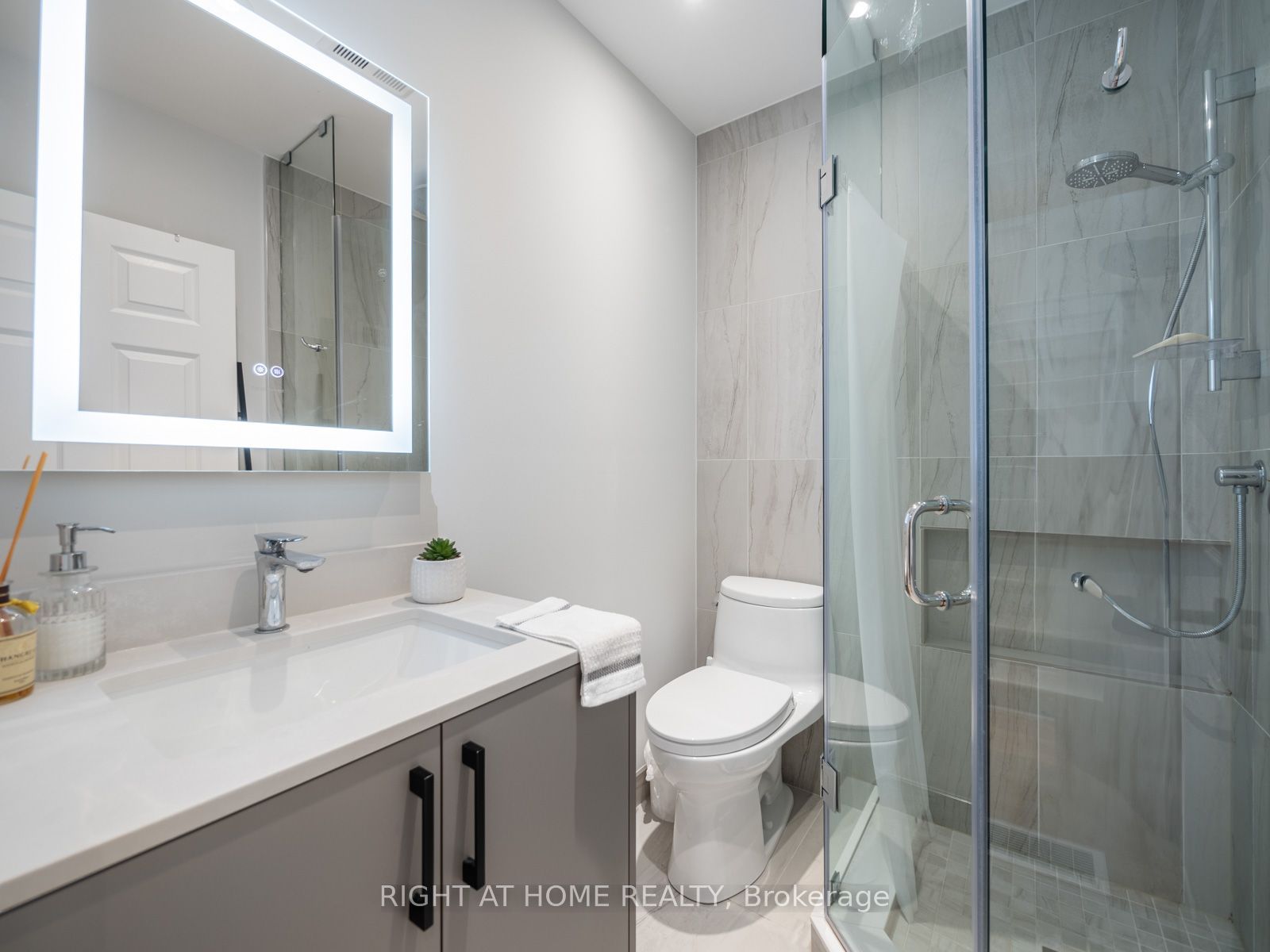 49 Amsterdam Avenue Property Photo 16