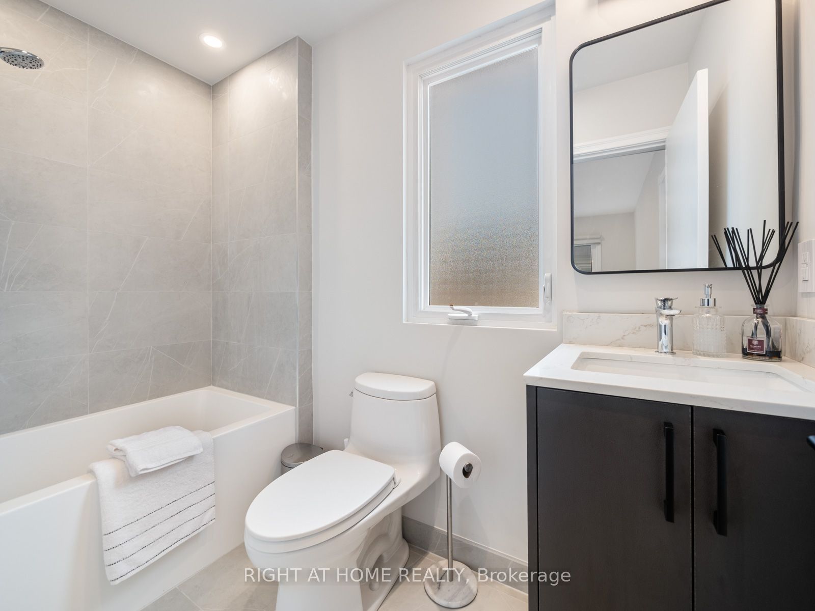 49 Amsterdam Avenue Property Photo 27