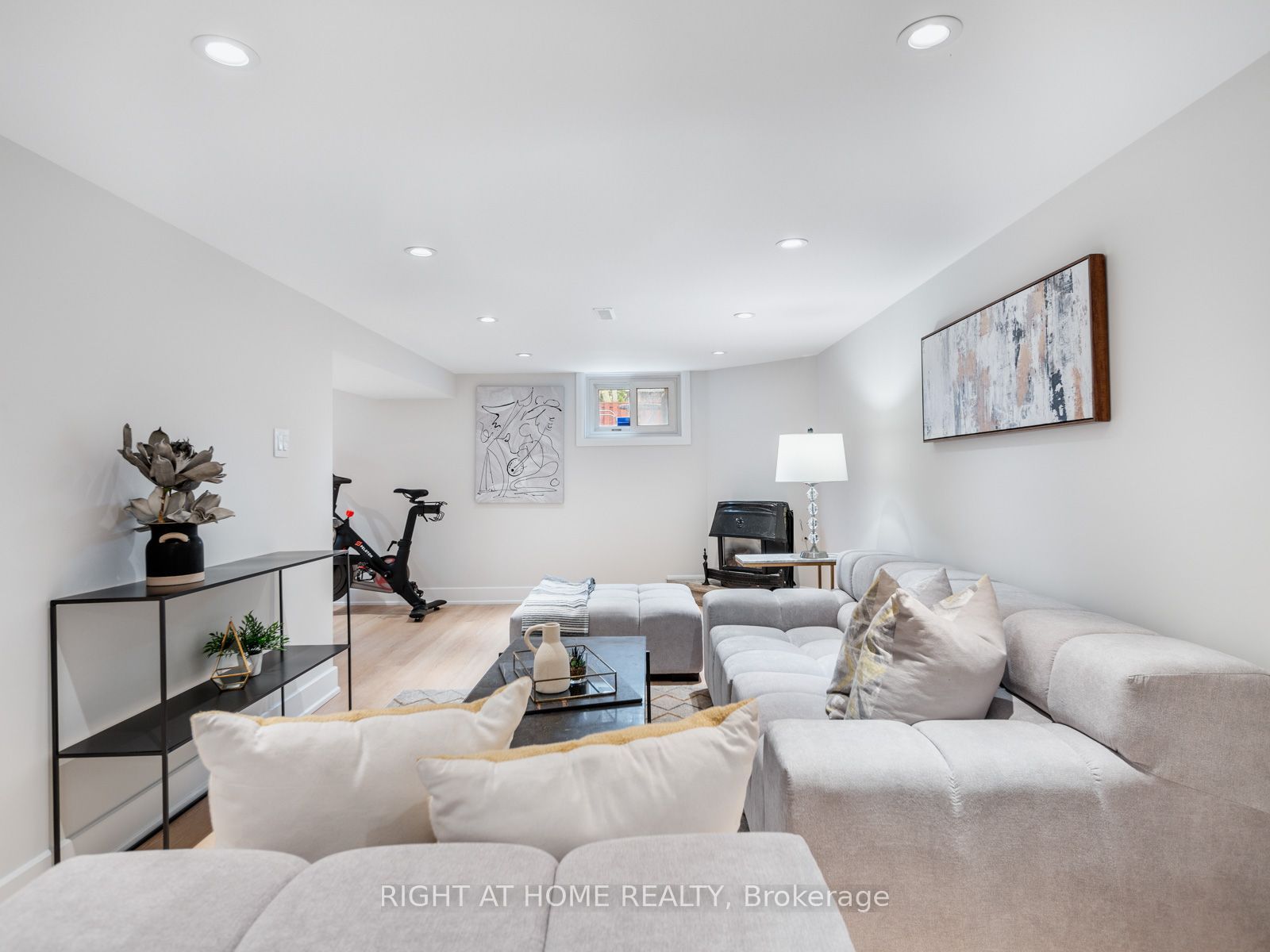 49 Amsterdam Avenue Property Photo 35