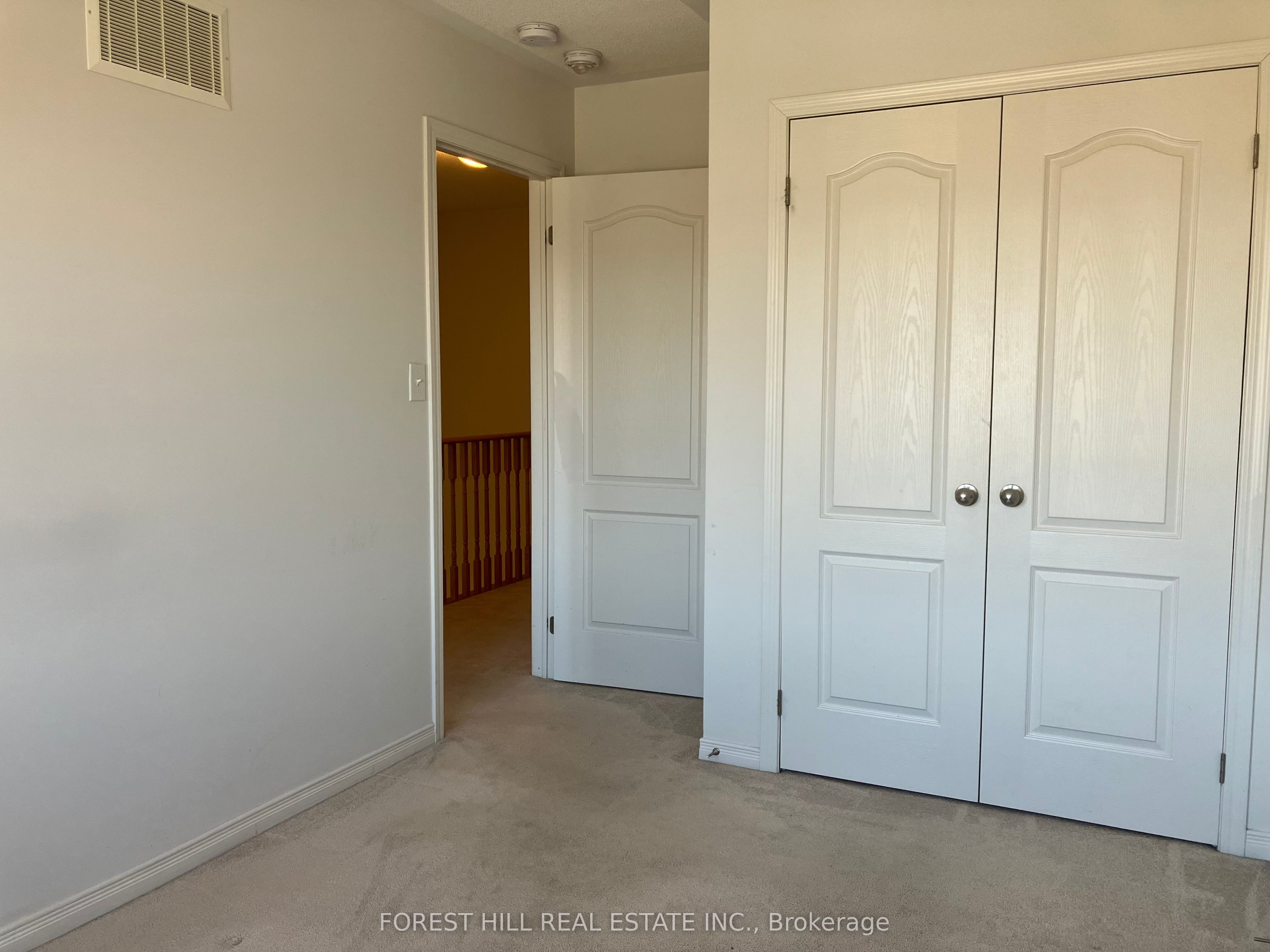 2448 Equestrian Crescent Property Photo 14