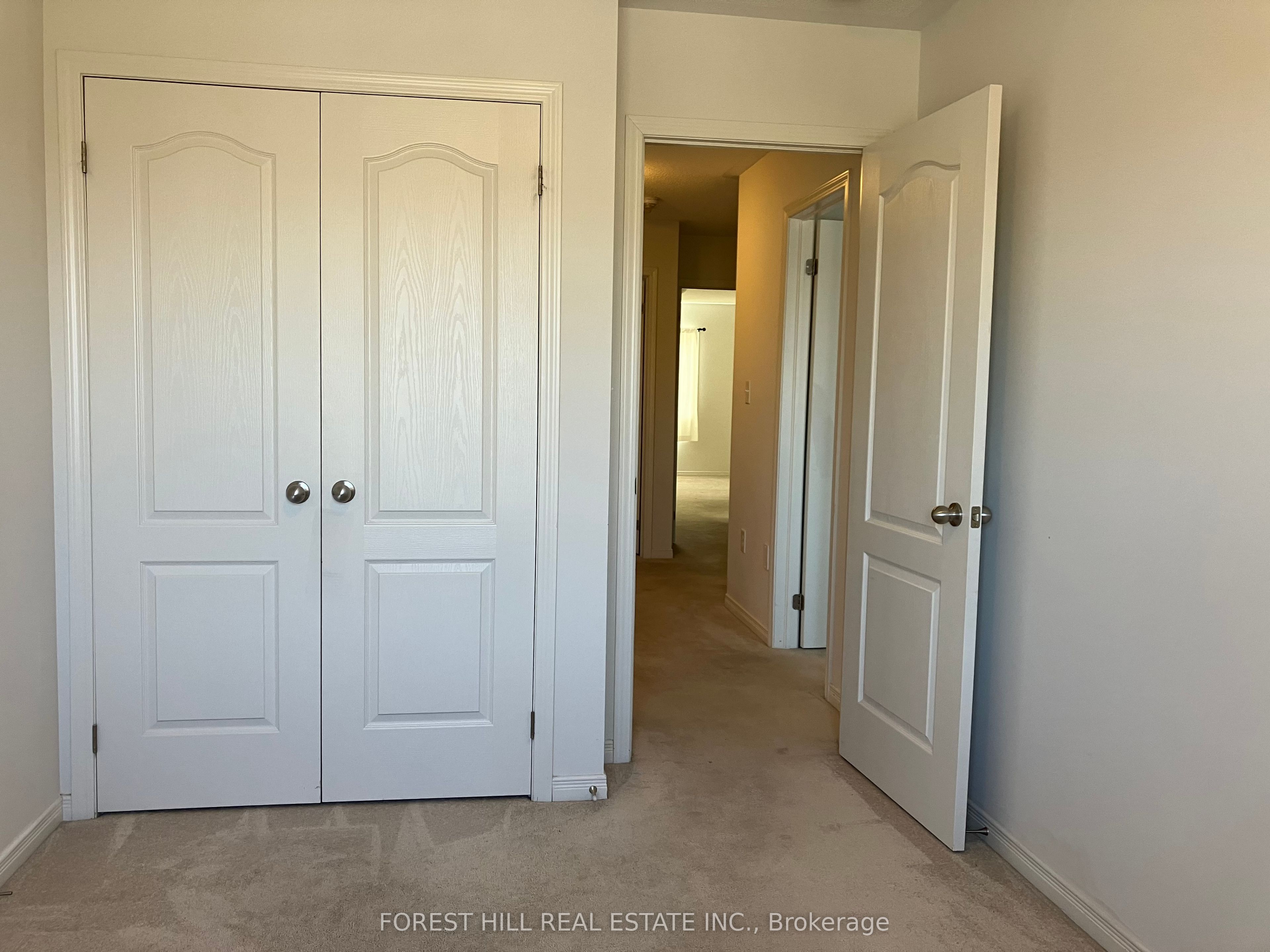 2448 Equestrian Crescent Property Photo 18