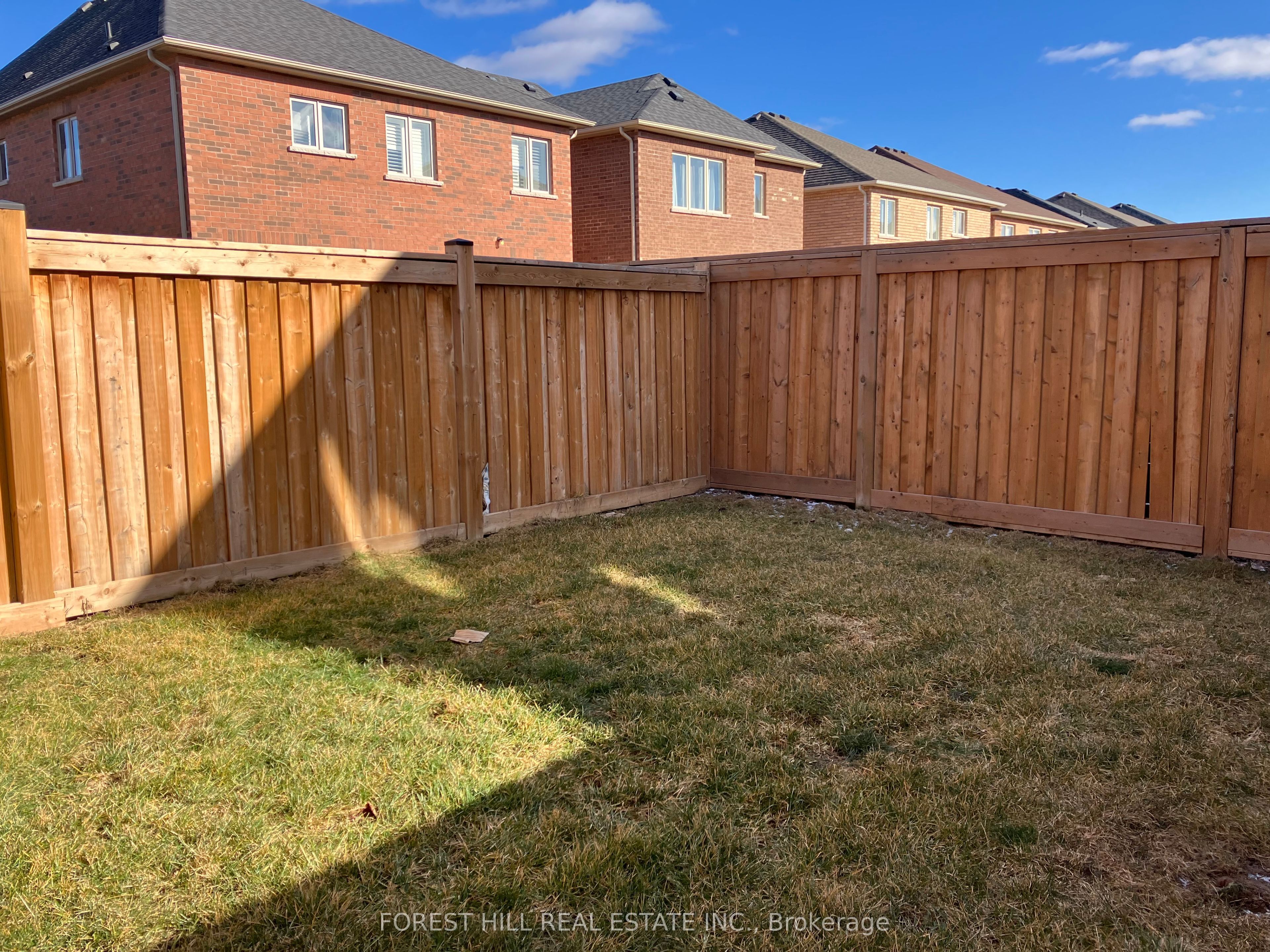 2448 Equestrian Crescent Property Photo 21